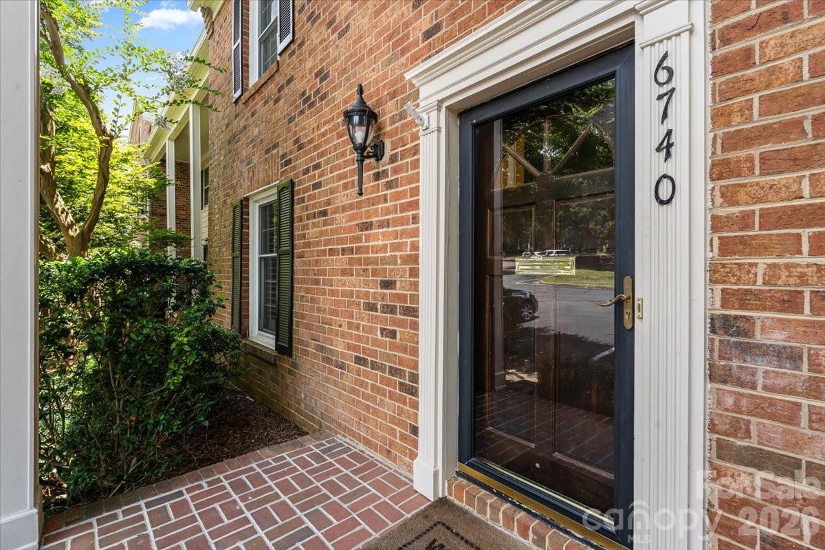 6740 Constitution Lane — Charlotte