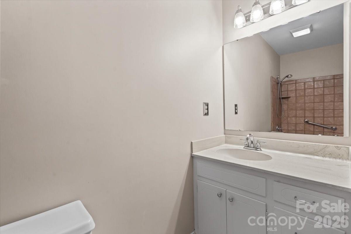 6740 Constitution Lane — Charlotte