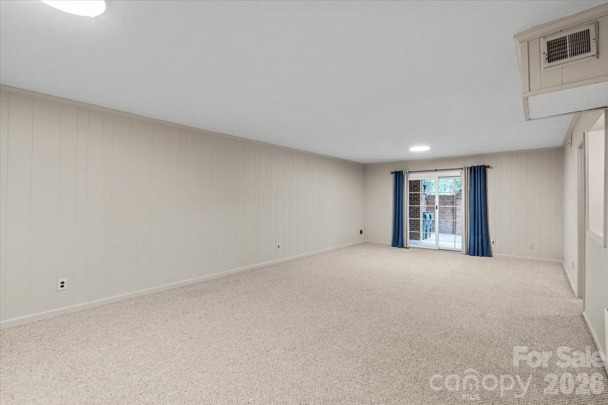 6740 Constitution Lane — Charlotte