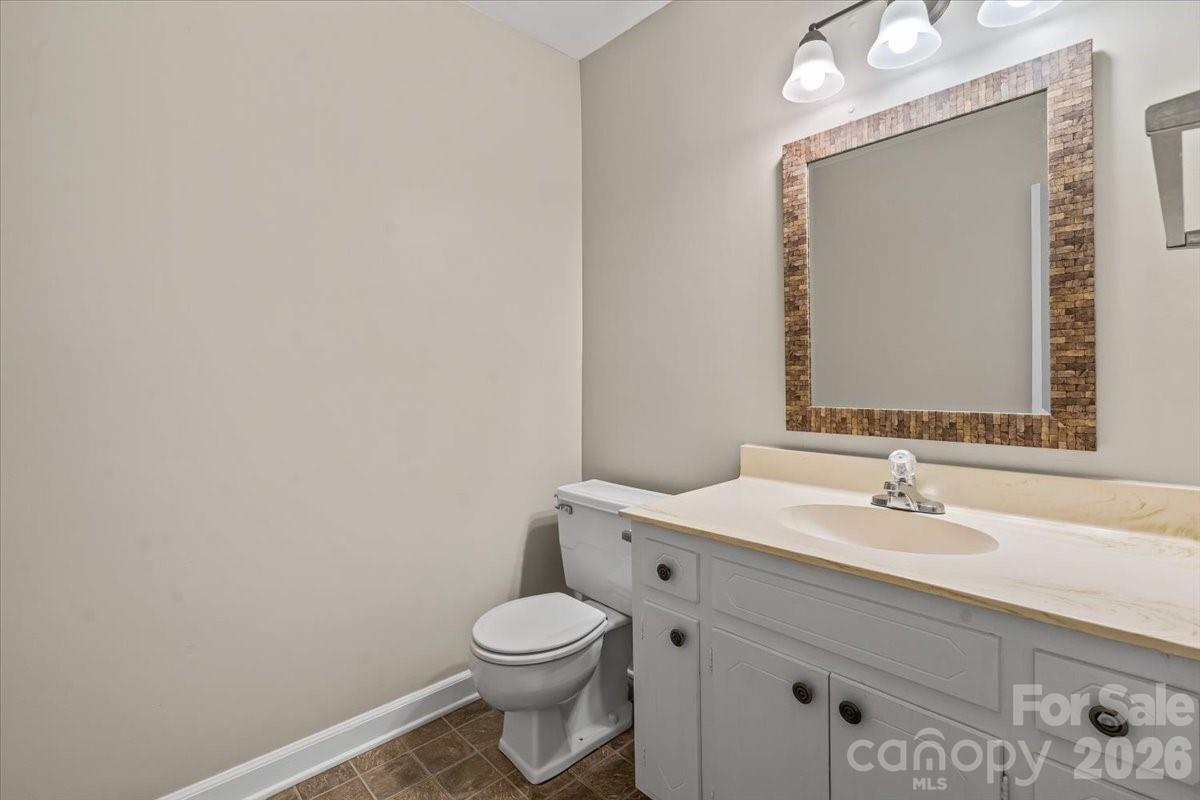 6740 Constitution Lane — Charlotte