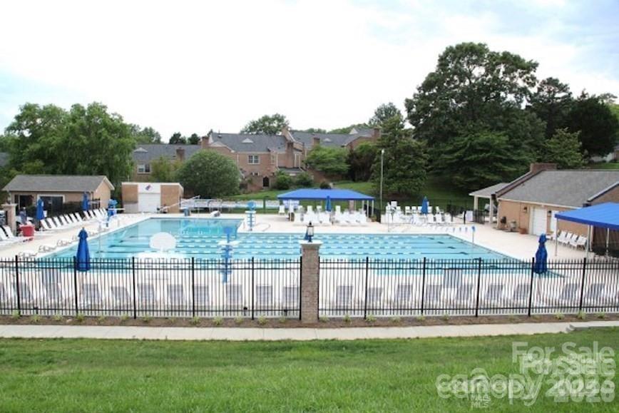 6740 Constitution Lane — Charlotte