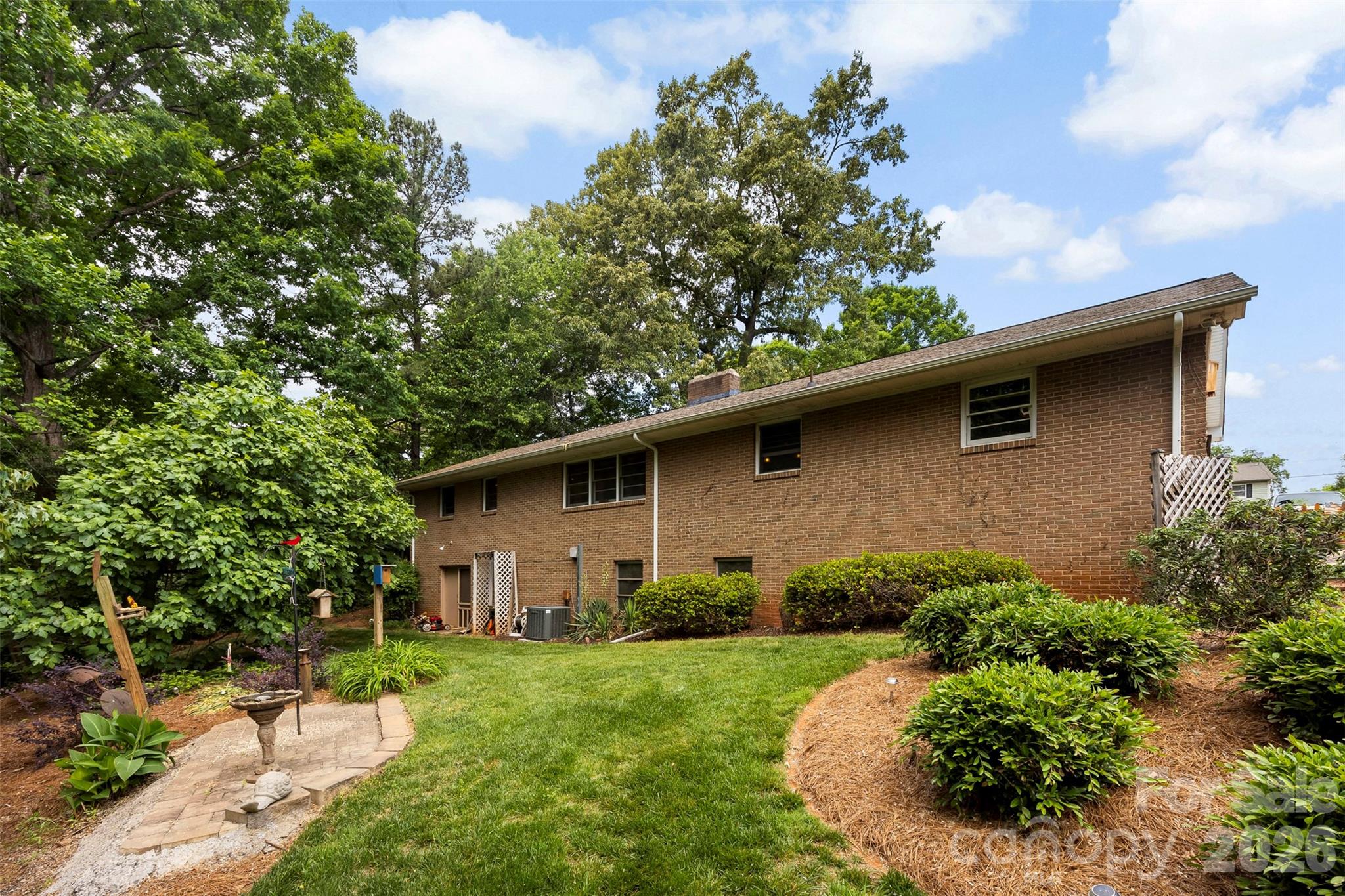 112 Amity Circle — Belmont