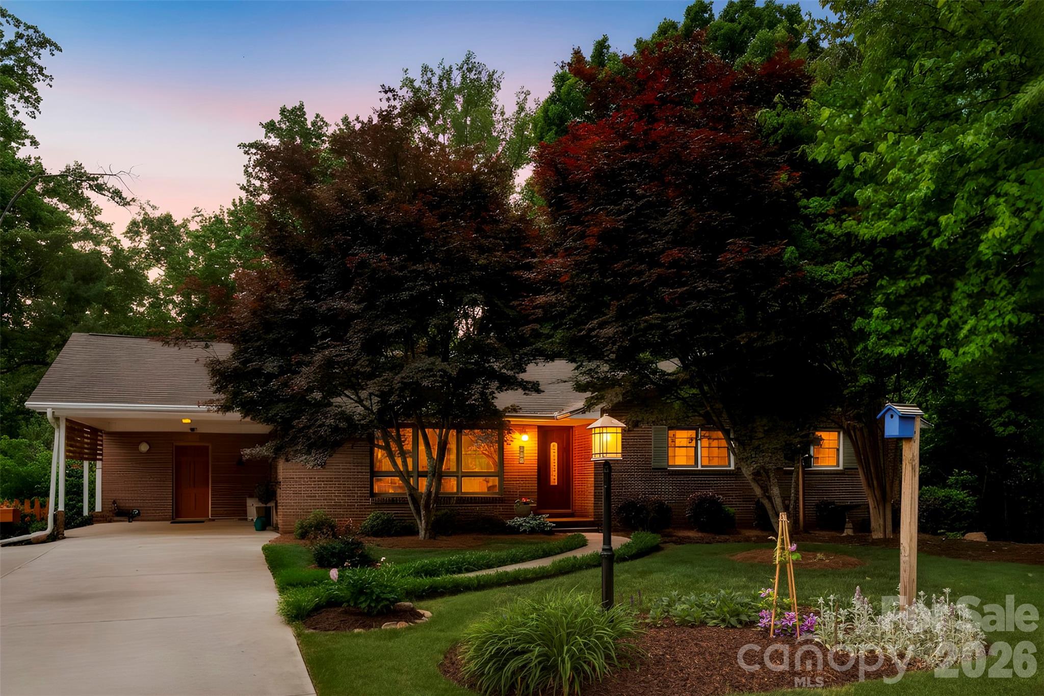 112 Amity Circle — Belmont