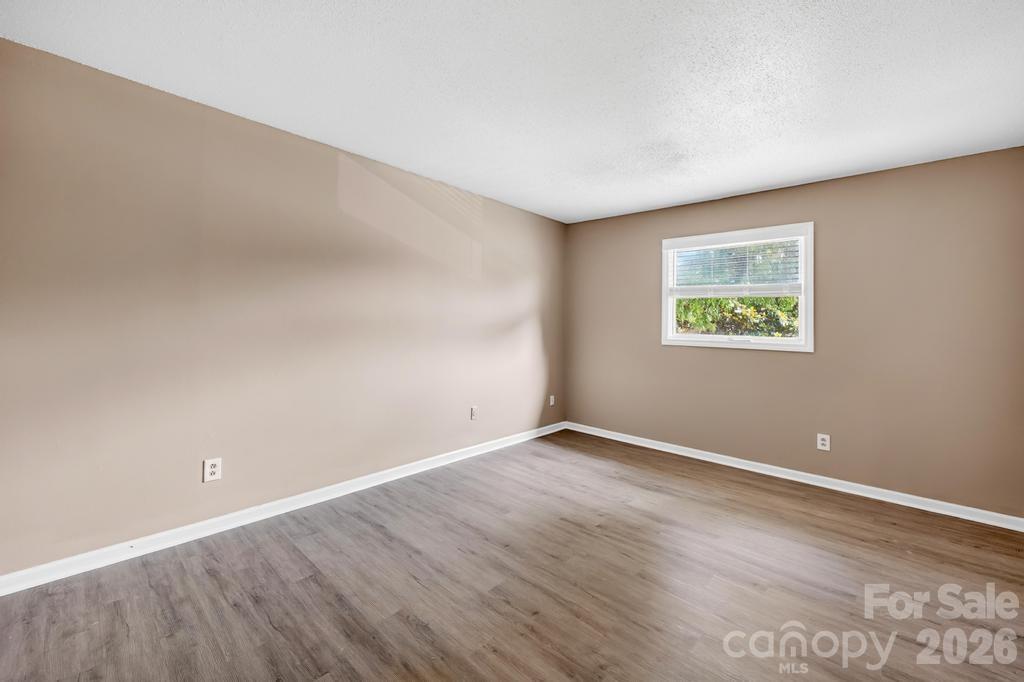 7915 Oak Meadow Court — Charlotte