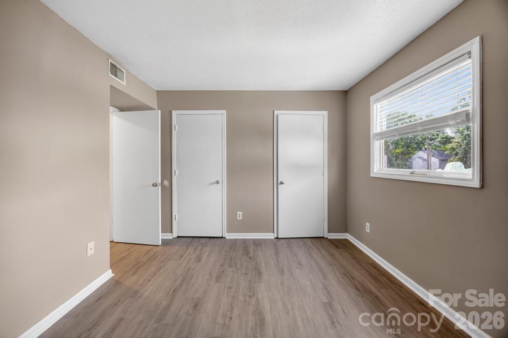 7915 Oak Meadow Court — Charlotte