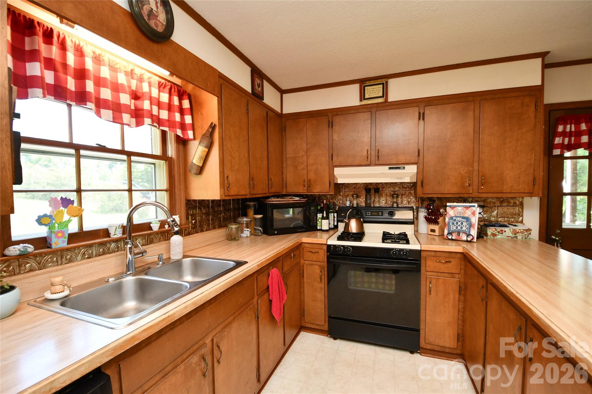 72 Ridgetop Lane — Spruce Pine