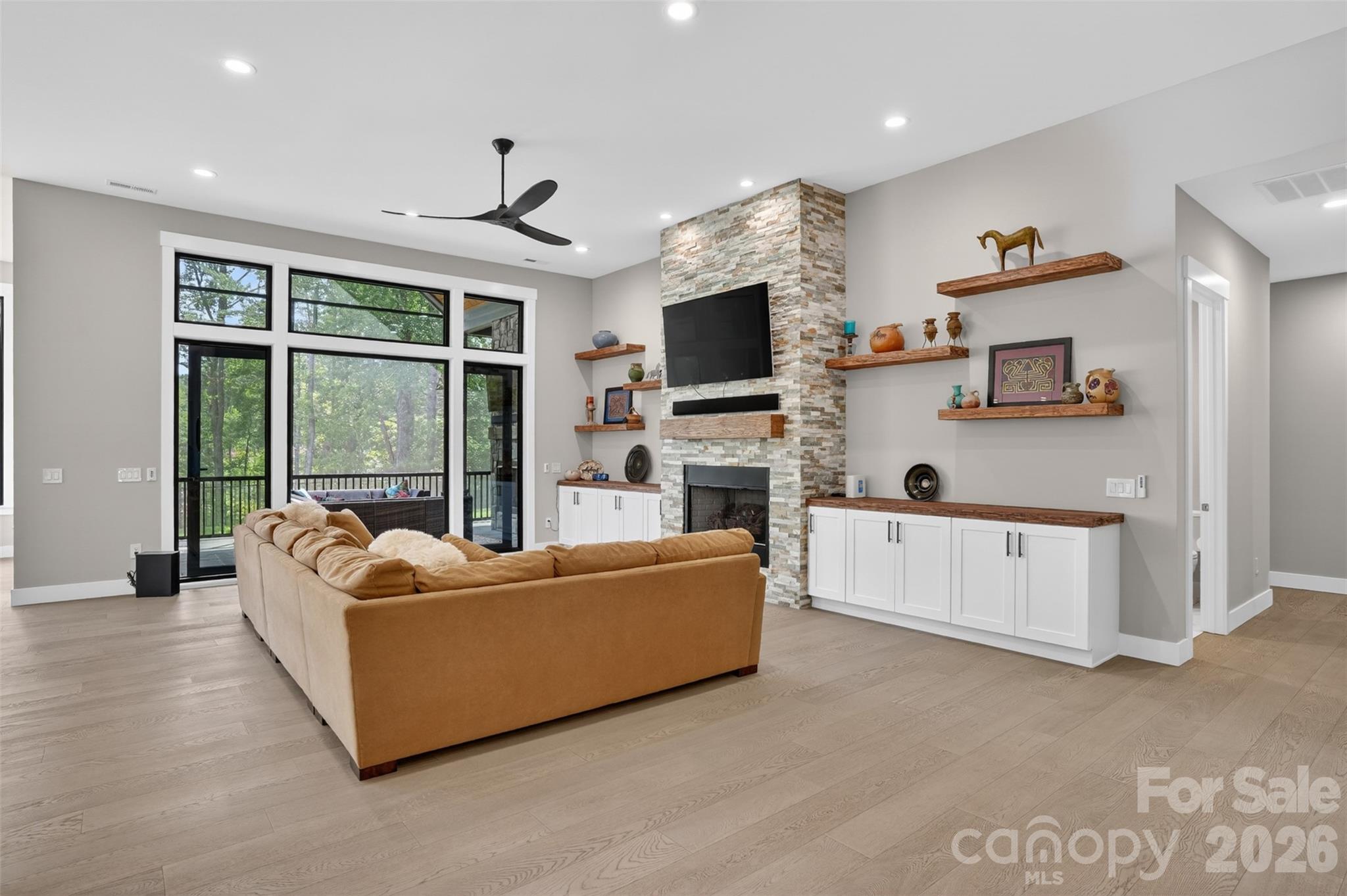 422 Ascension Valley — Horse Shoe
