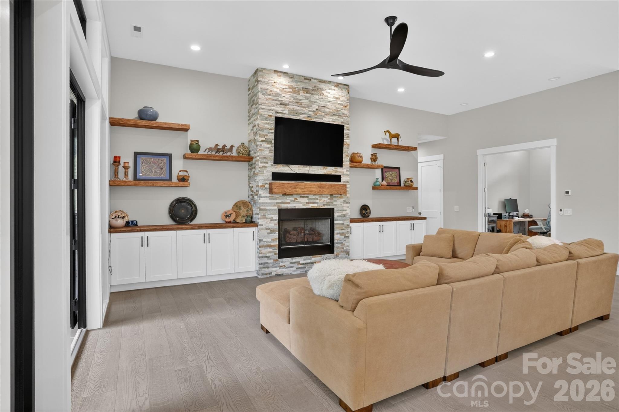 422 Ascension Valley — Horse Shoe
