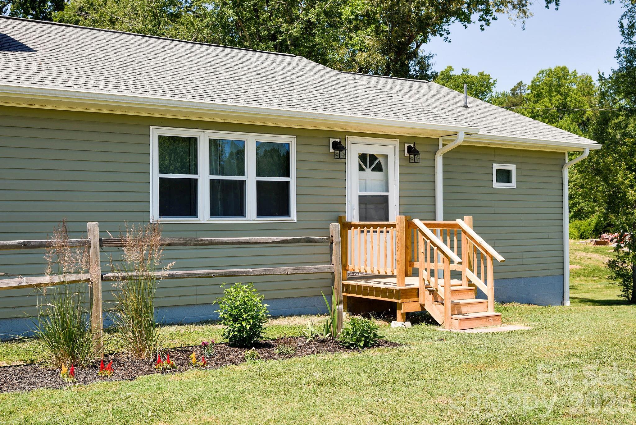 1625 US 601 Highway — Yadkinville