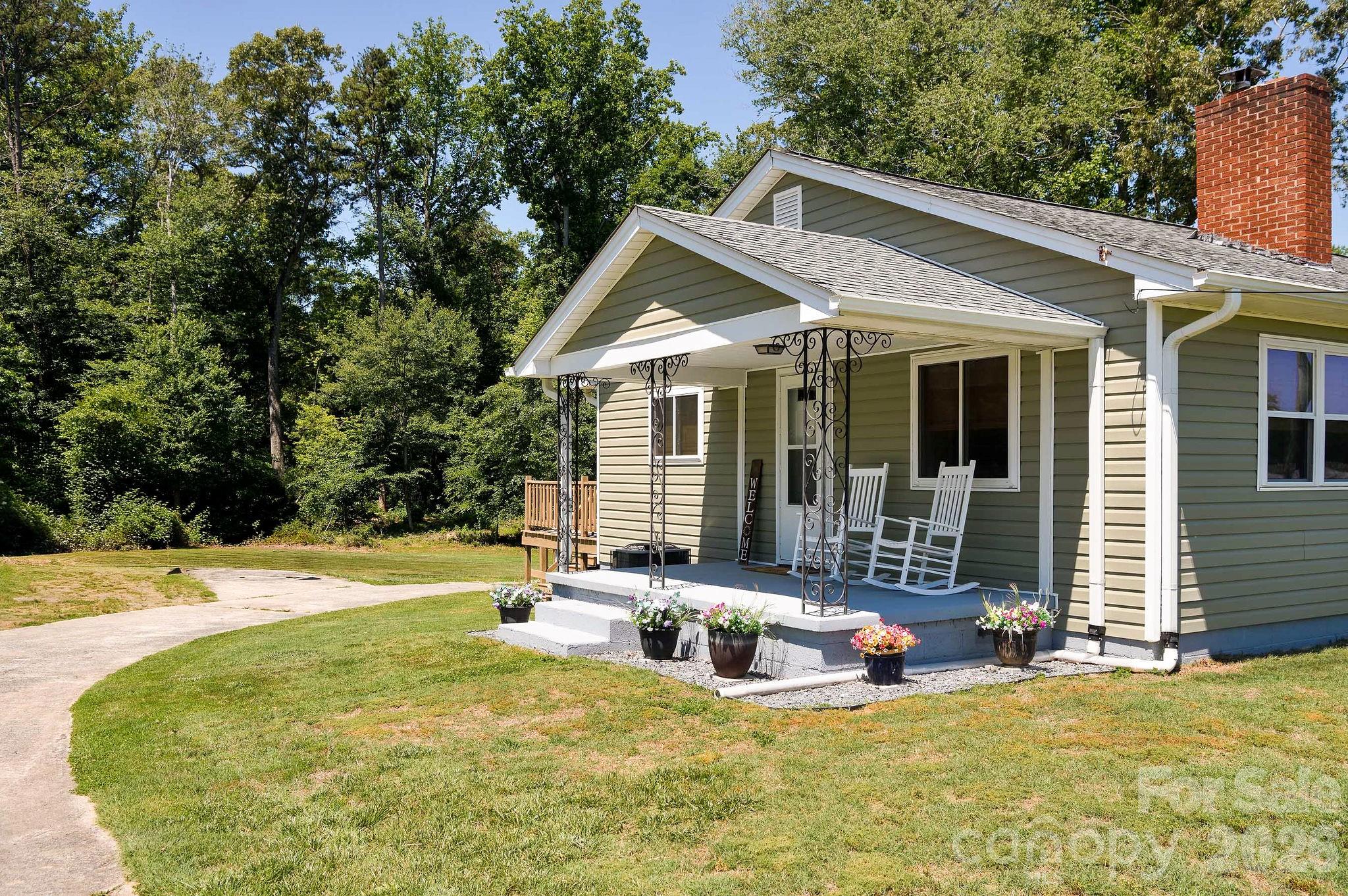 1625 US 601 Highway — Yadkinville