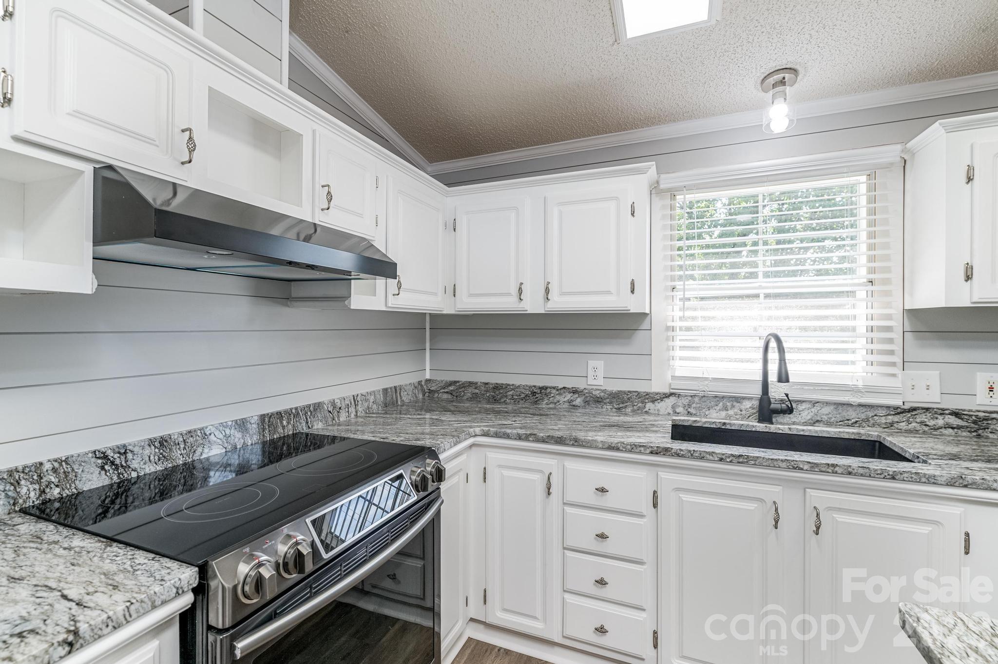 127 Whitewater Lane — Mooresville