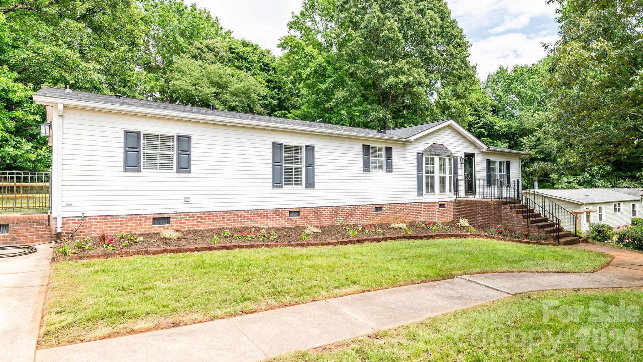 127 Whitewater Lane — Mooresville