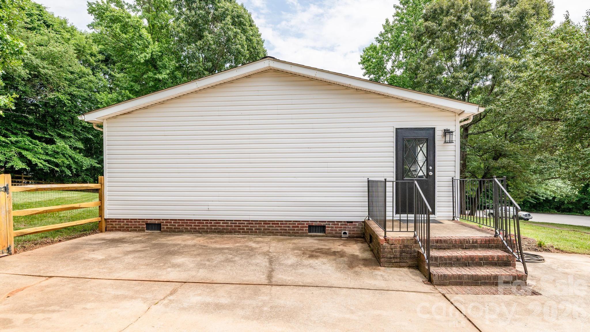 127 Whitewater Lane — Mooresville