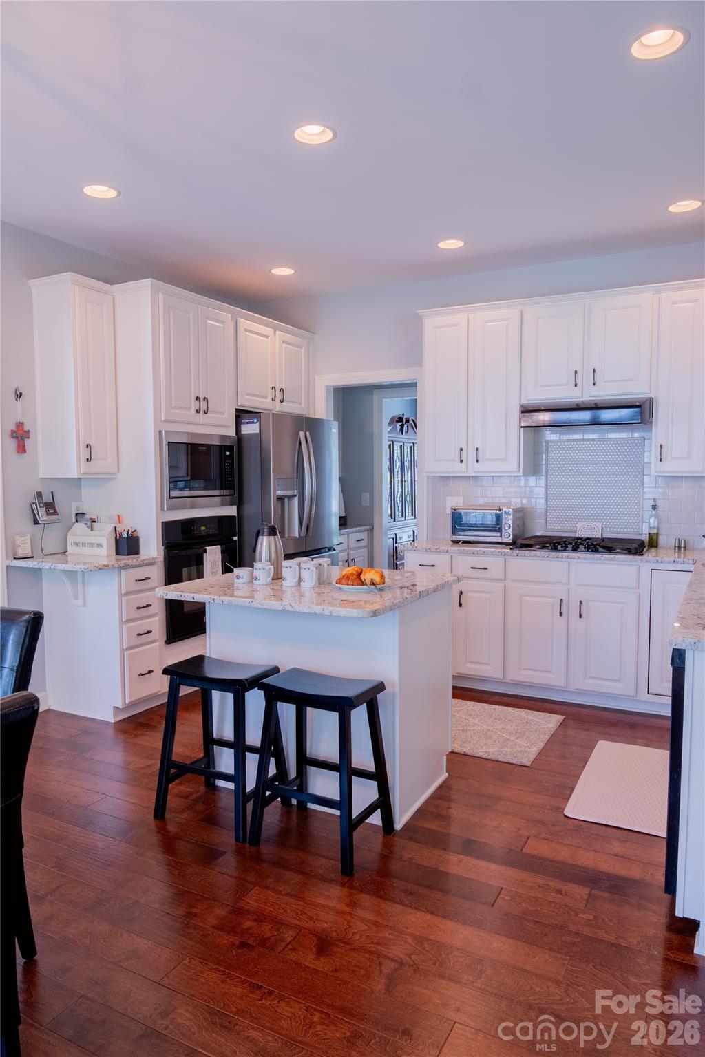 405 Matthews Estates Road — Matthews