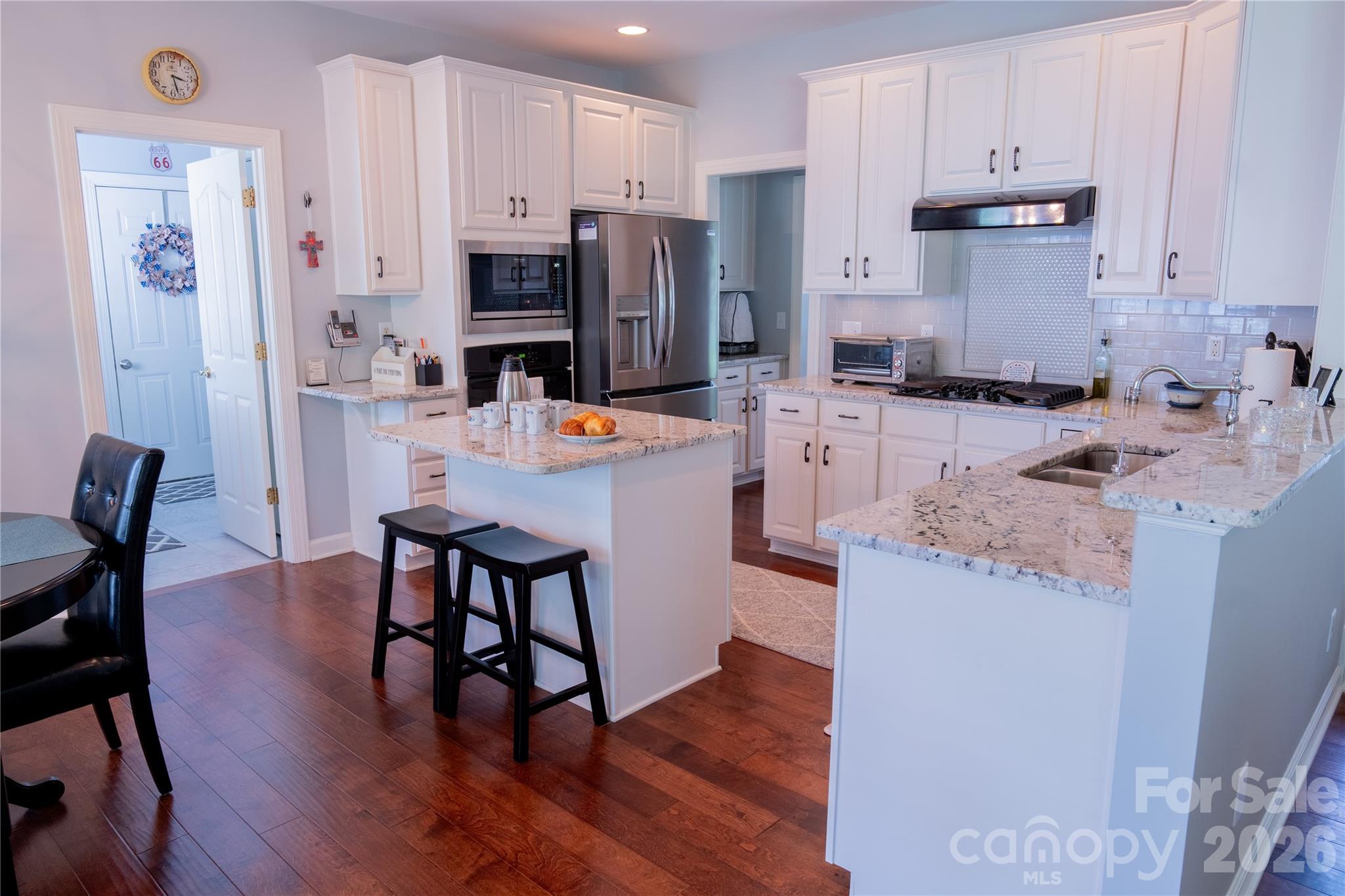 405 Matthews Estates Road — Matthews