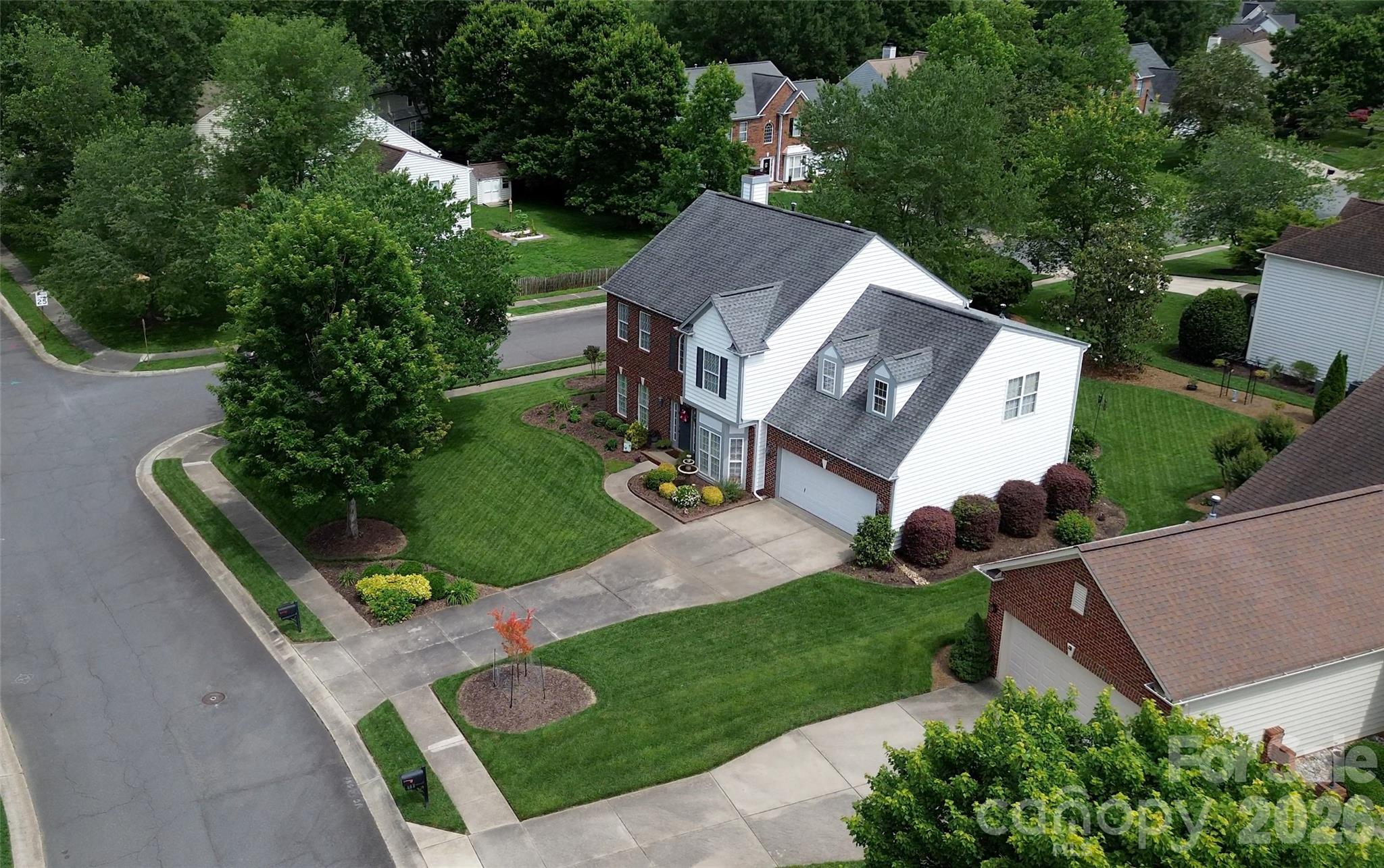 405 Matthews Estates Road — Matthews