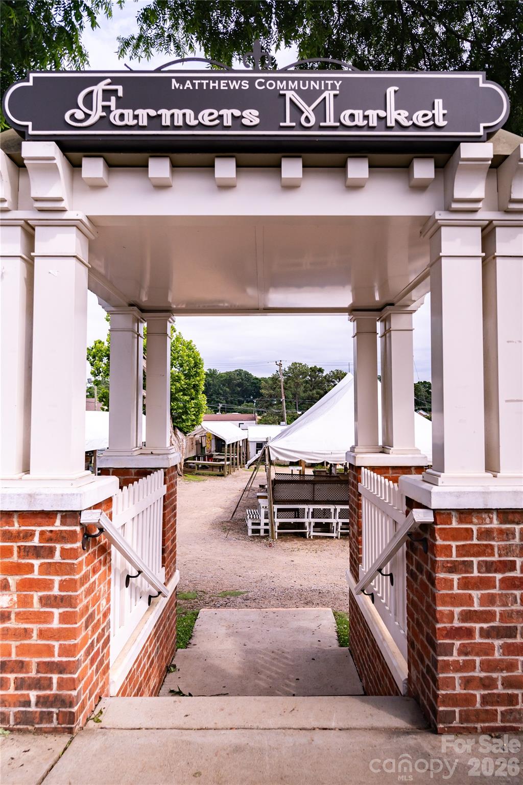 405 Matthews Estates Road — Matthews