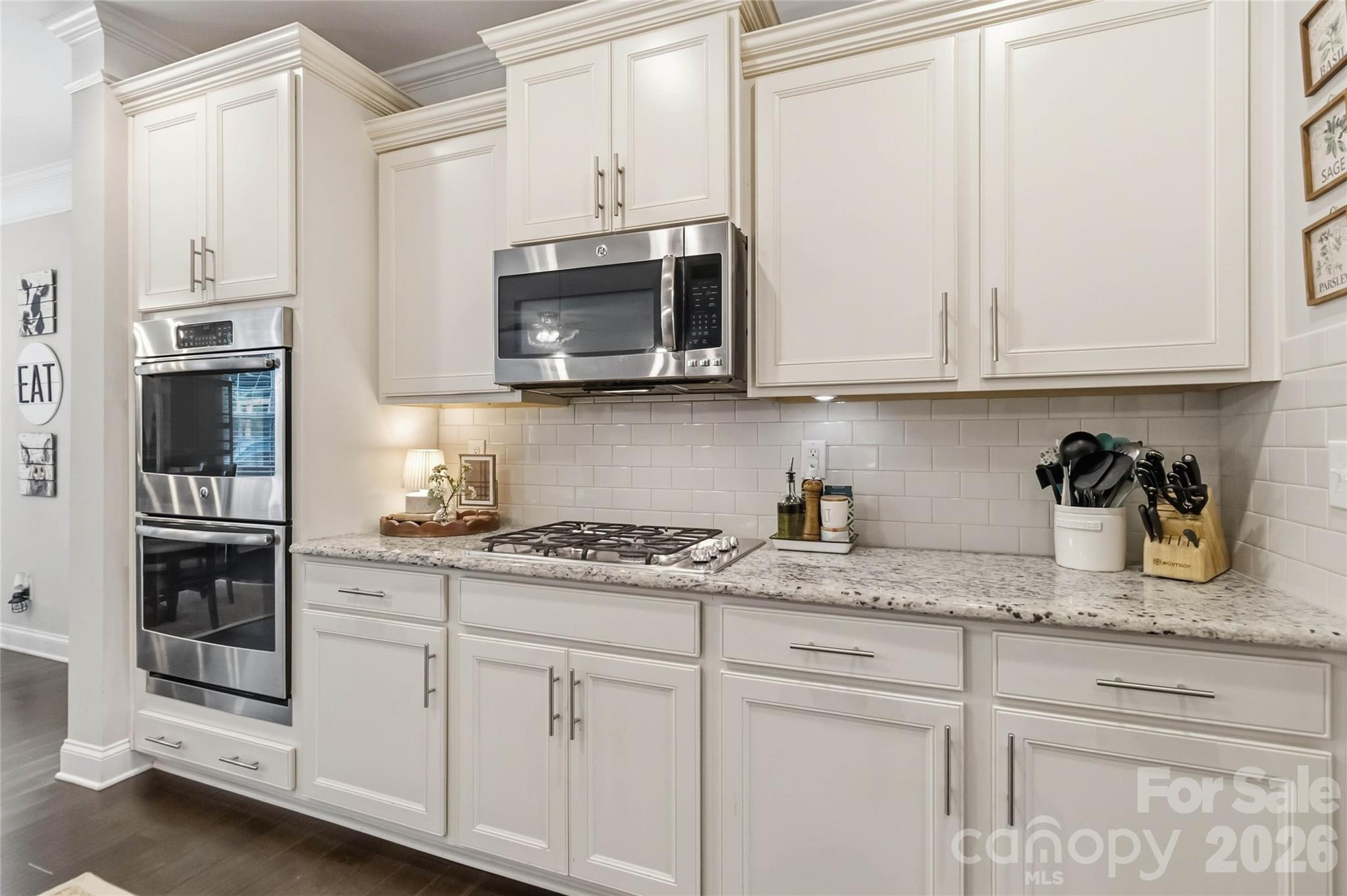 11062 River Oaks Drive NW — Concord