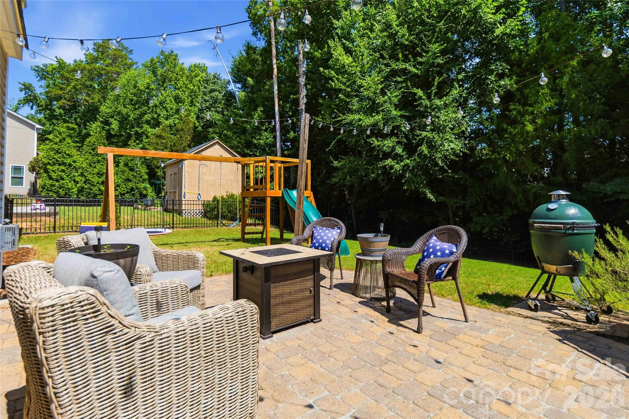 11062 River Oaks Drive NW — Concord