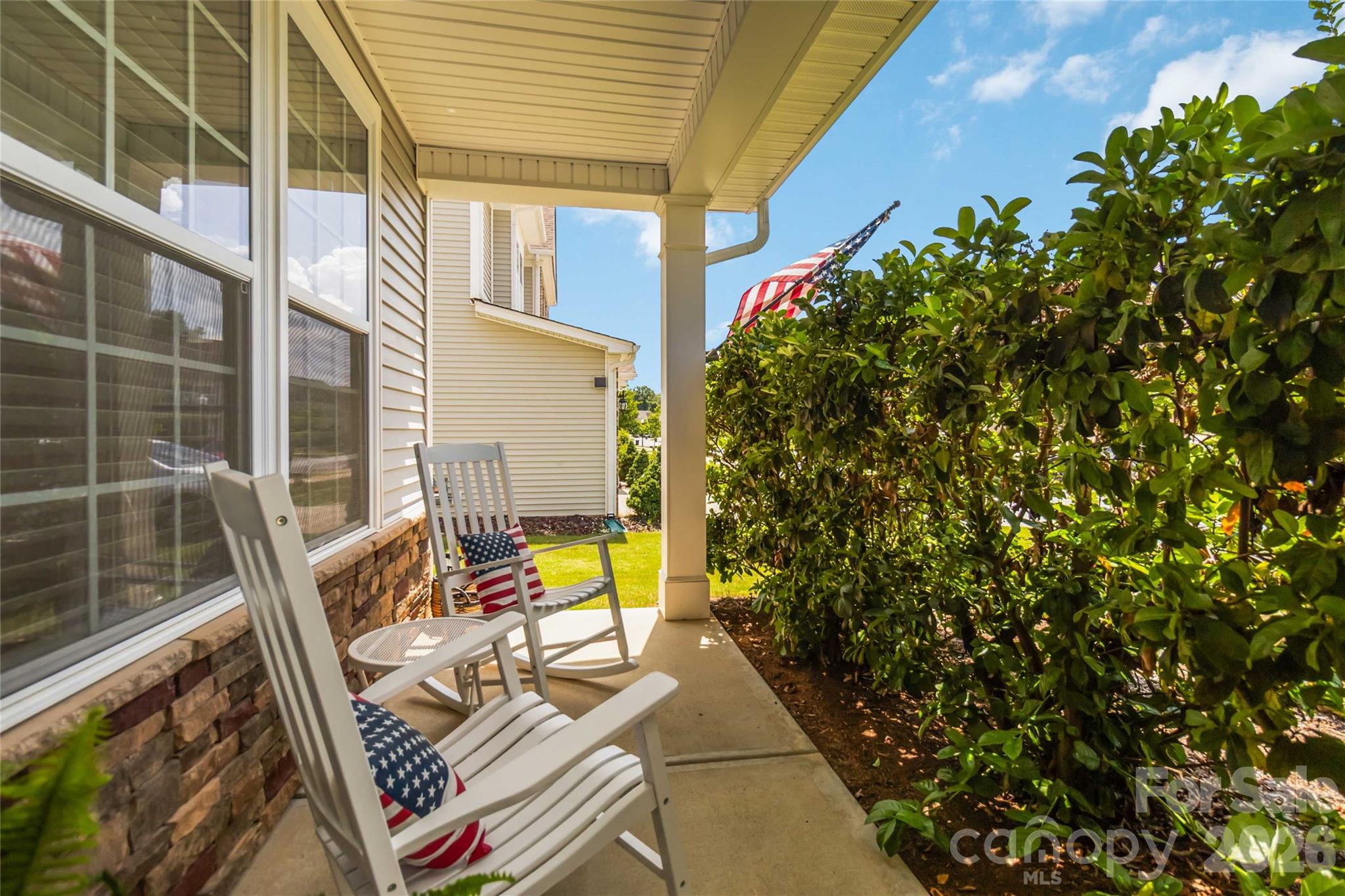 11062 River Oaks Drive NW — Concord