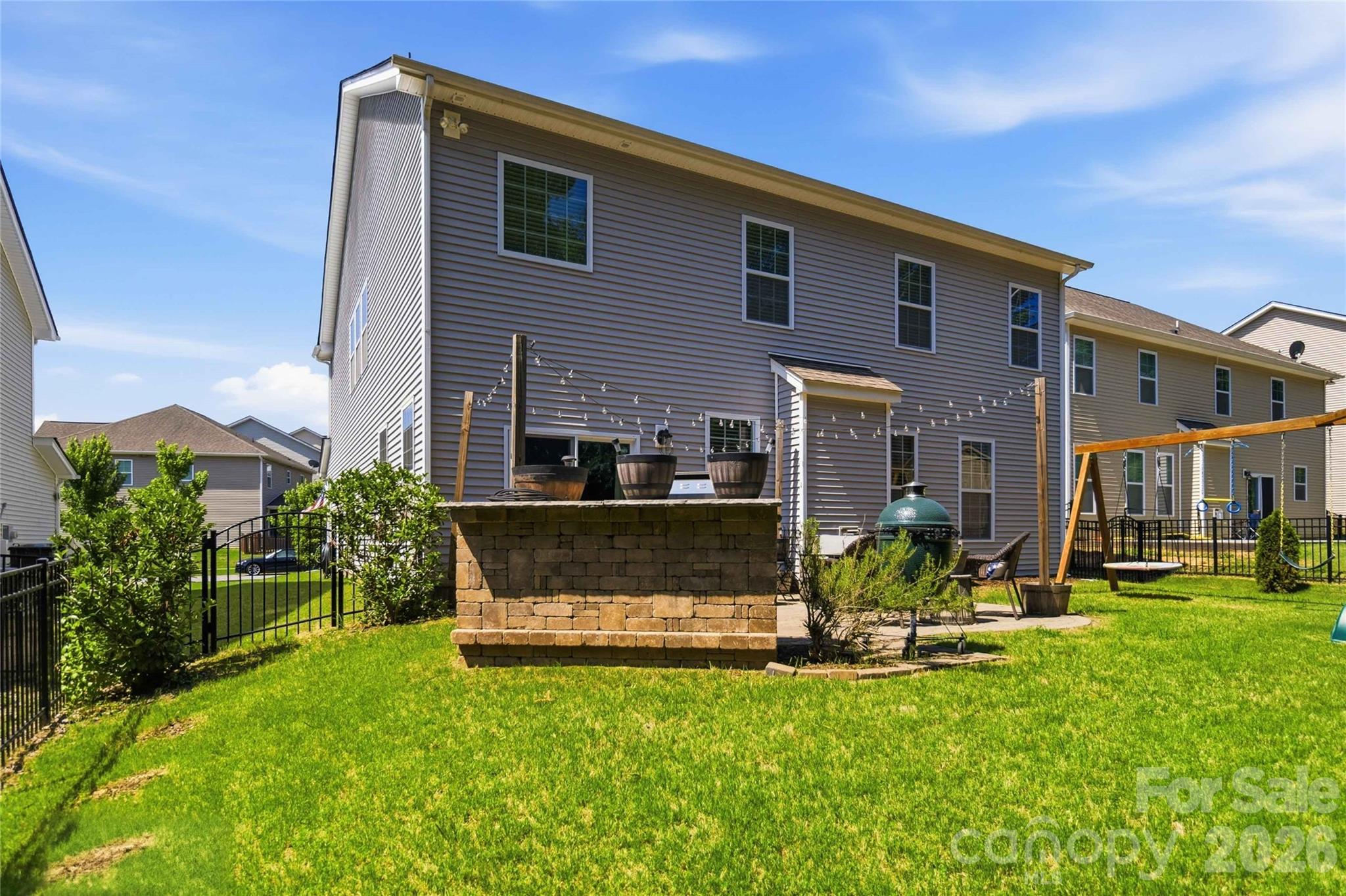 11062 River Oaks Drive NW — Concord