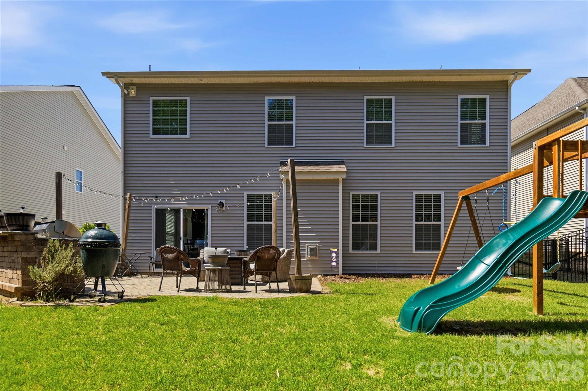 11062 River Oaks Drive NW — Concord