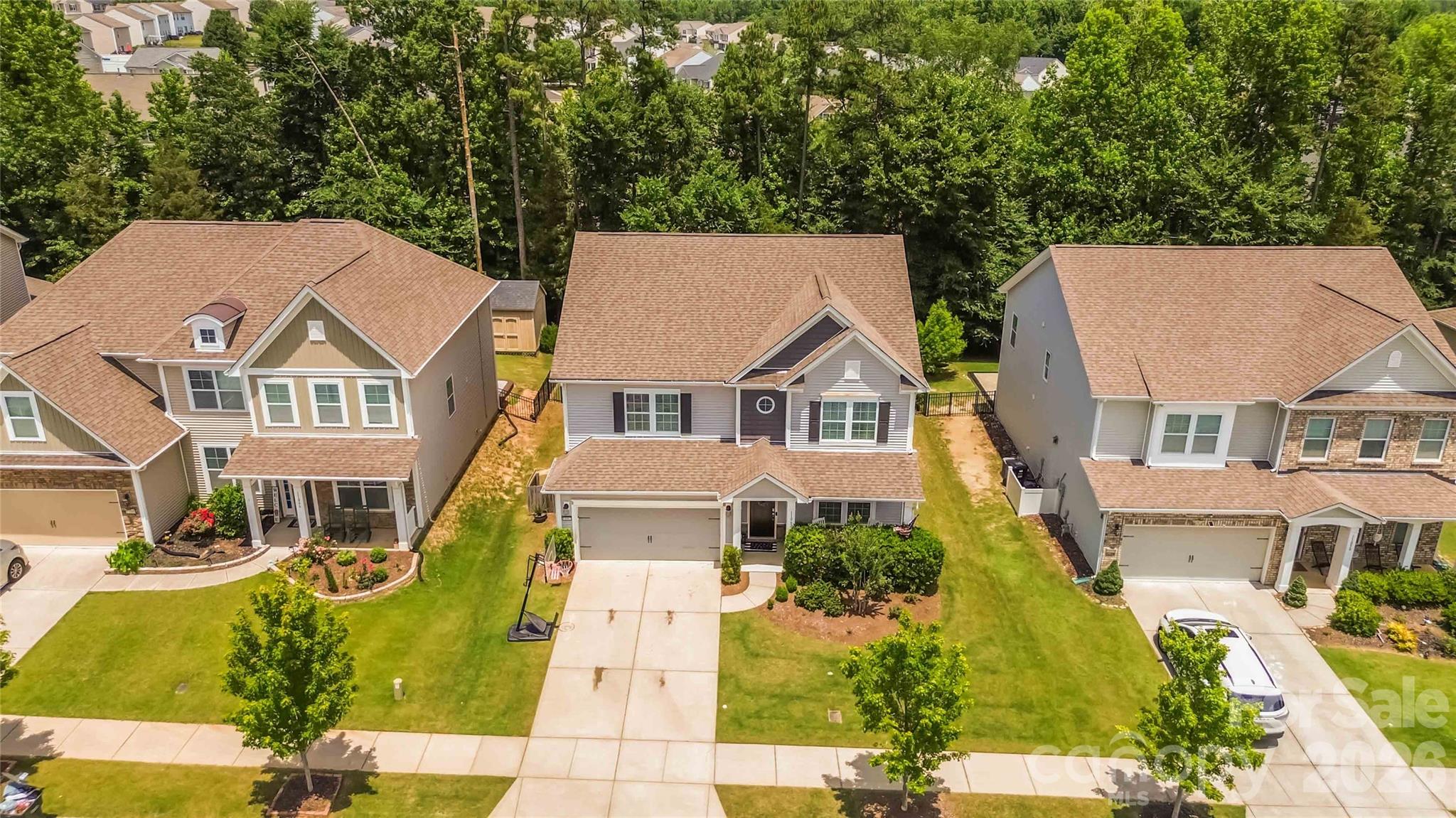 11062 River Oaks Drive NW — Concord