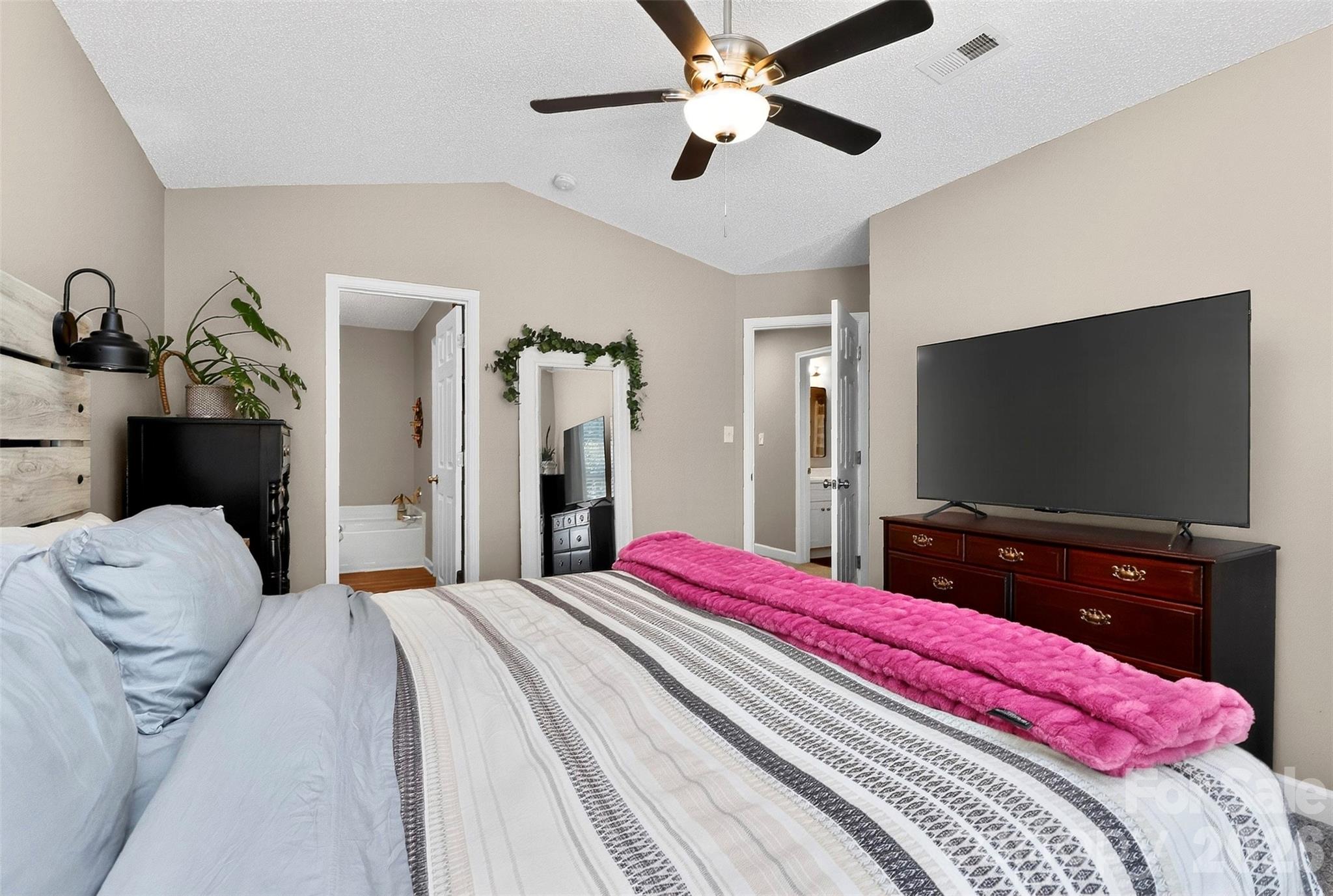 4819 Hopewood Lane — Charlotte
