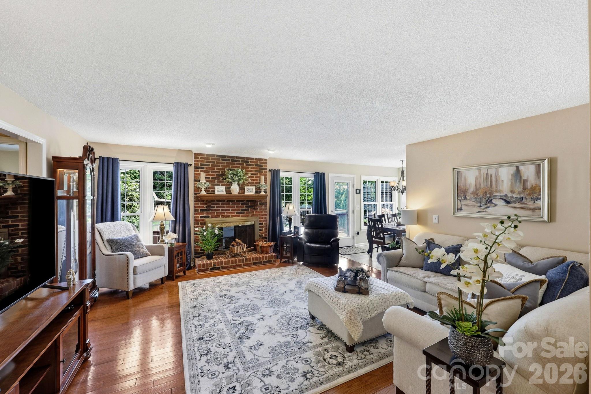 4516 Appaloosa Lane — Charlotte