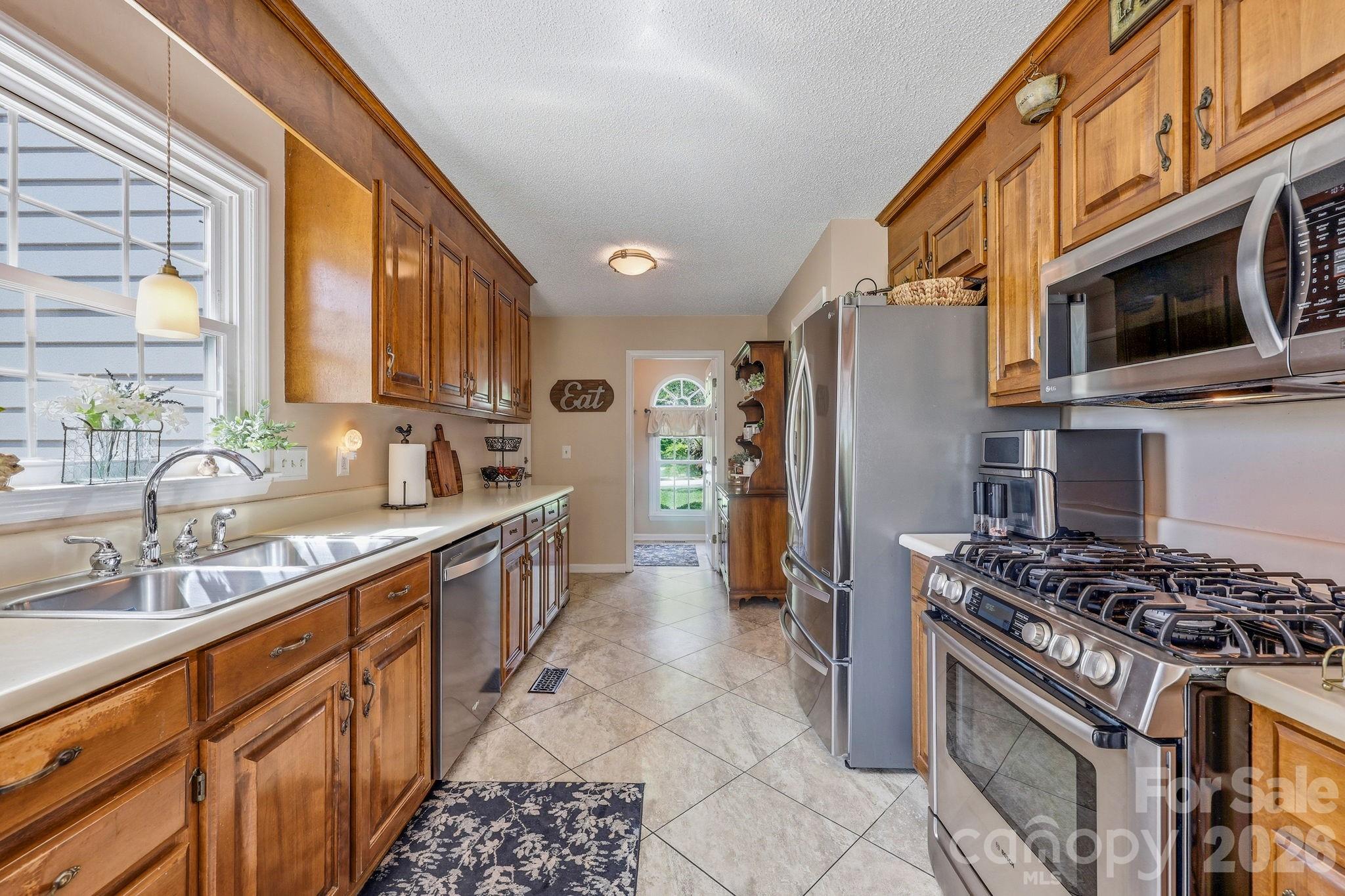 4516 Appaloosa Lane — Charlotte