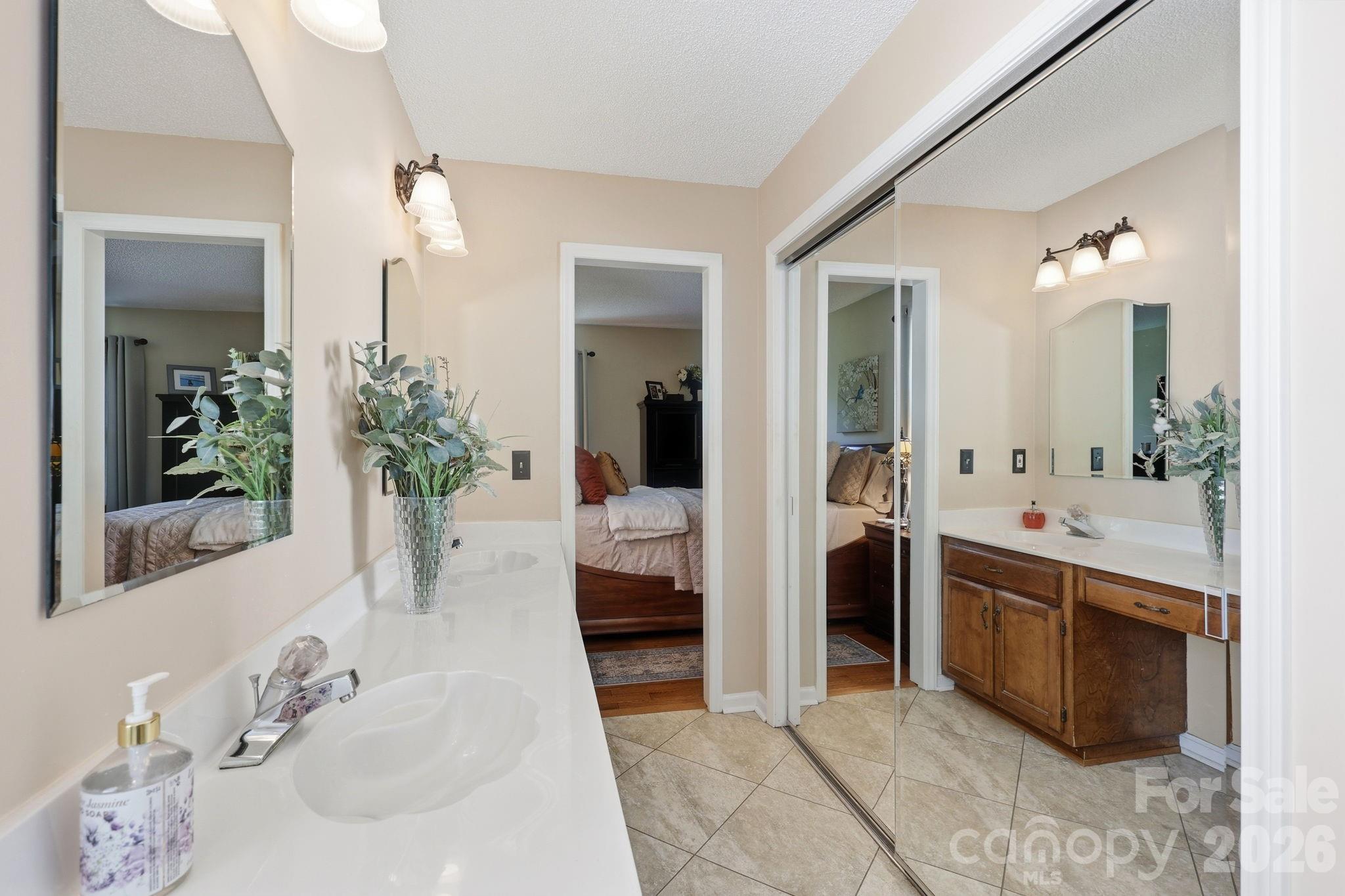 4516 Appaloosa Lane — Charlotte