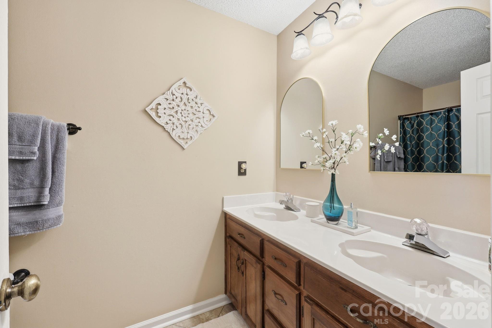 4516 Appaloosa Lane — Charlotte