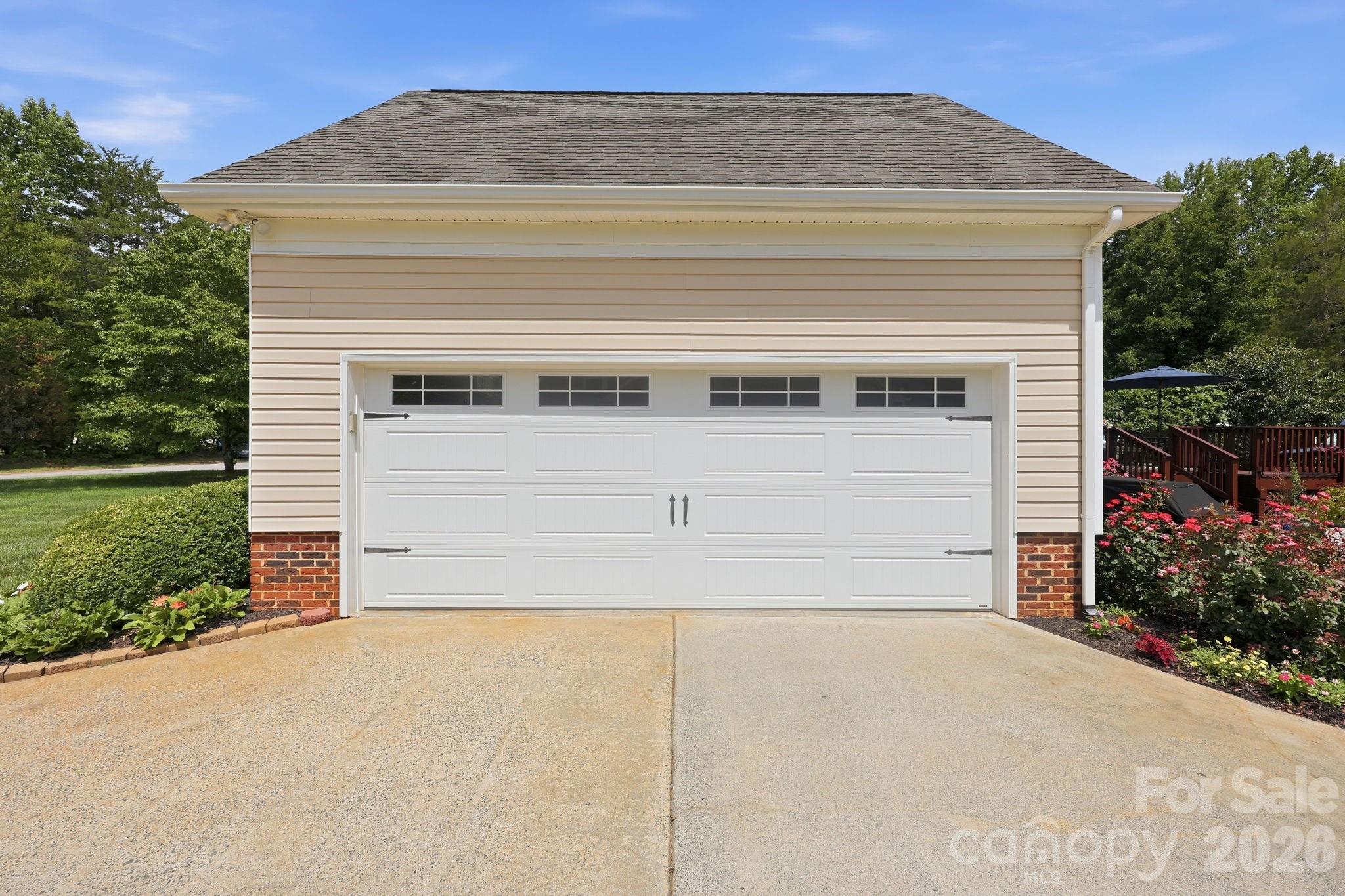 4516 Appaloosa Lane — Charlotte