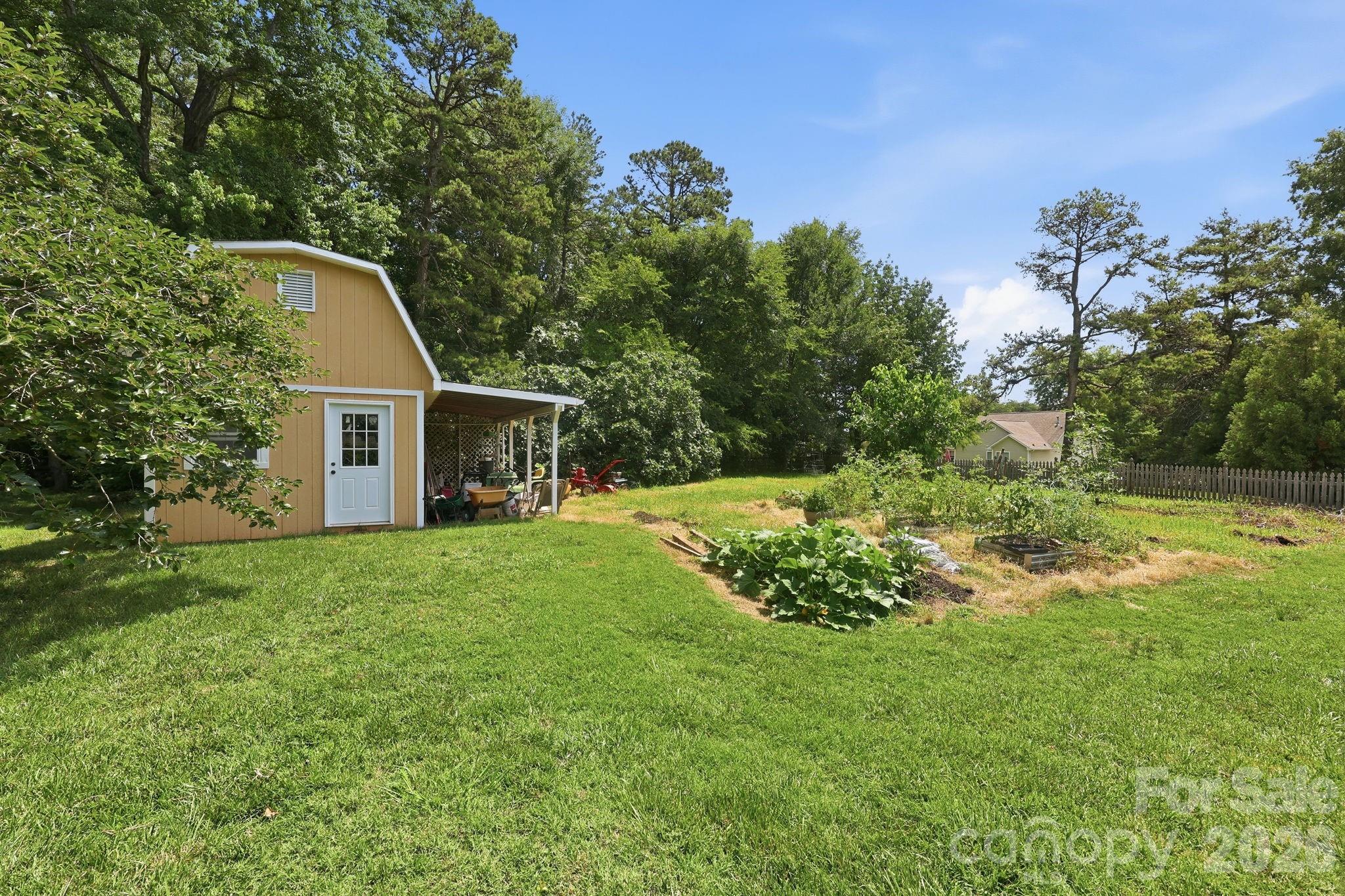 4516 Appaloosa Lane — Charlotte