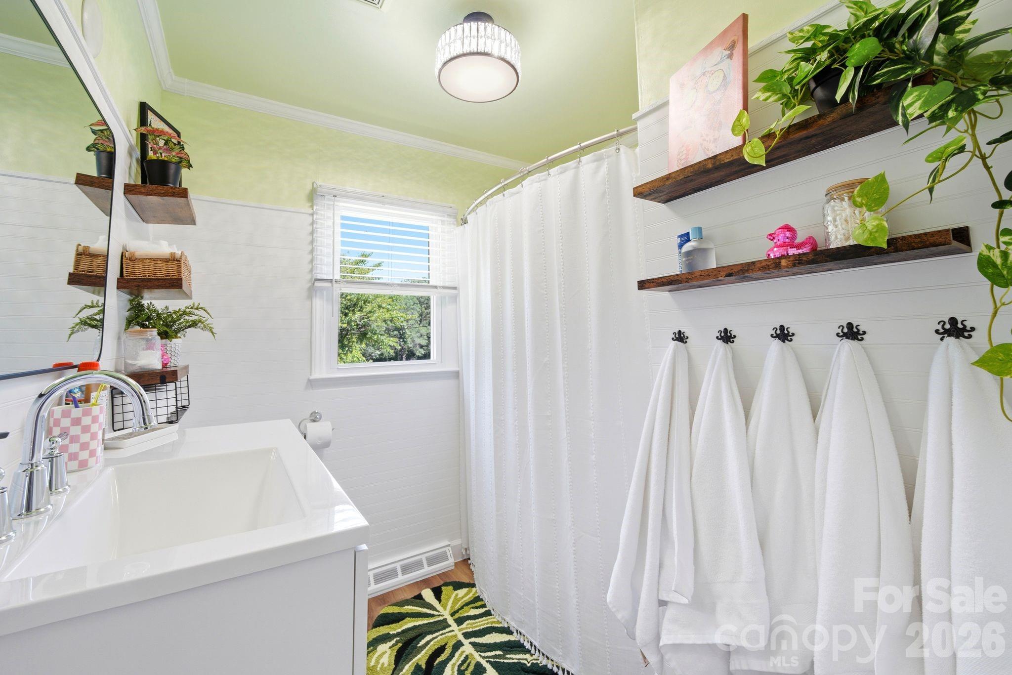 2732 E Long Avenue — Gastonia