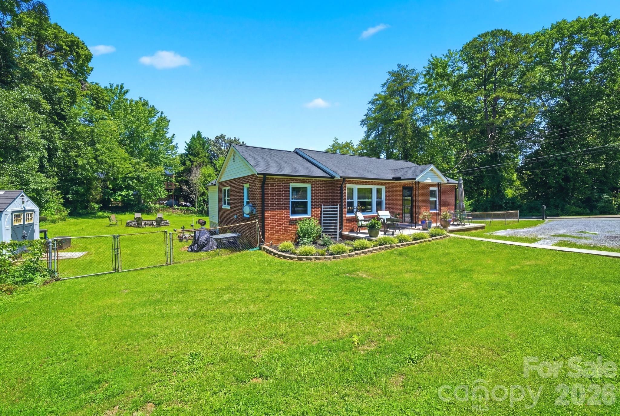 2732 E Long Avenue — Gastonia