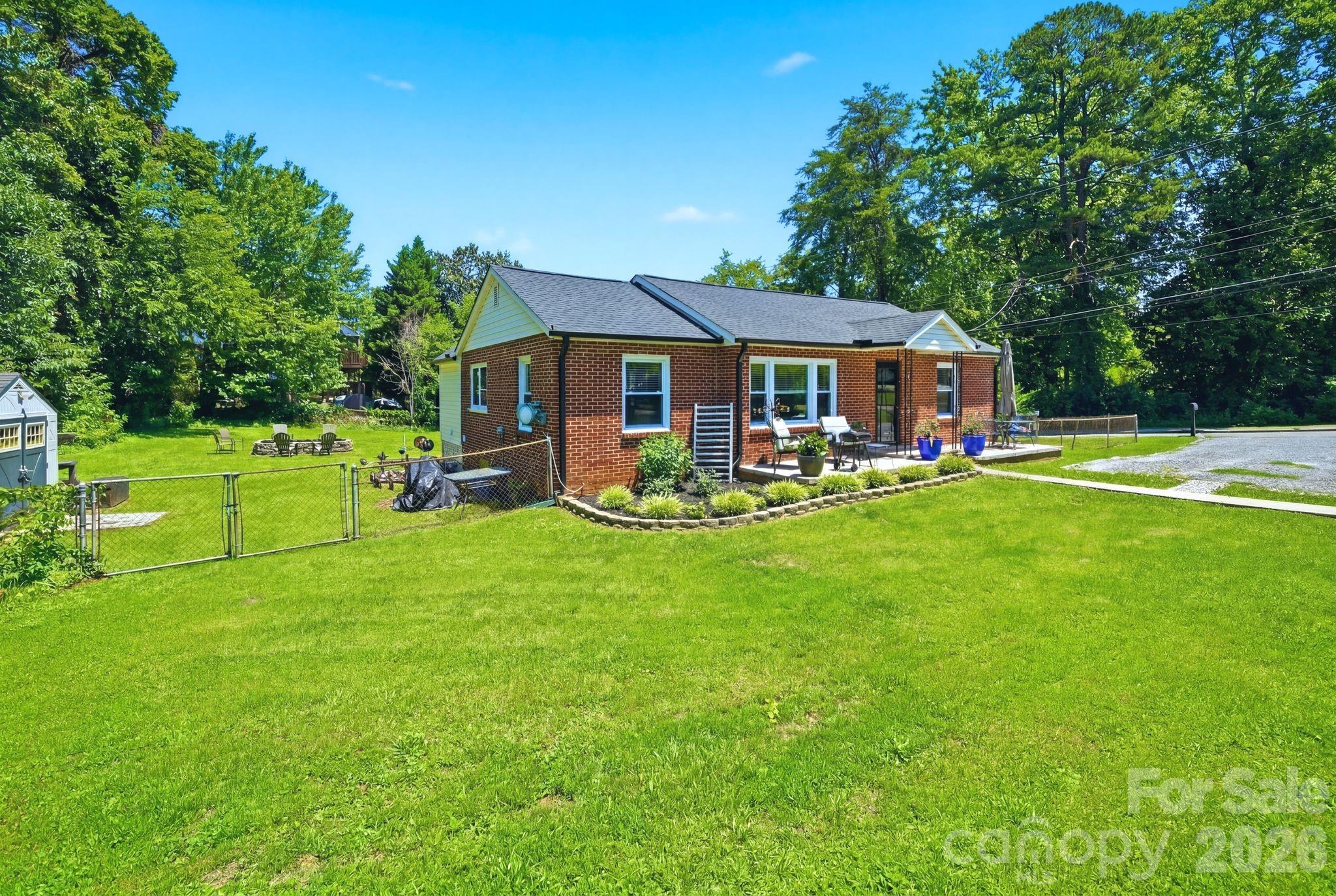 2732 E Long Avenue — Gastonia