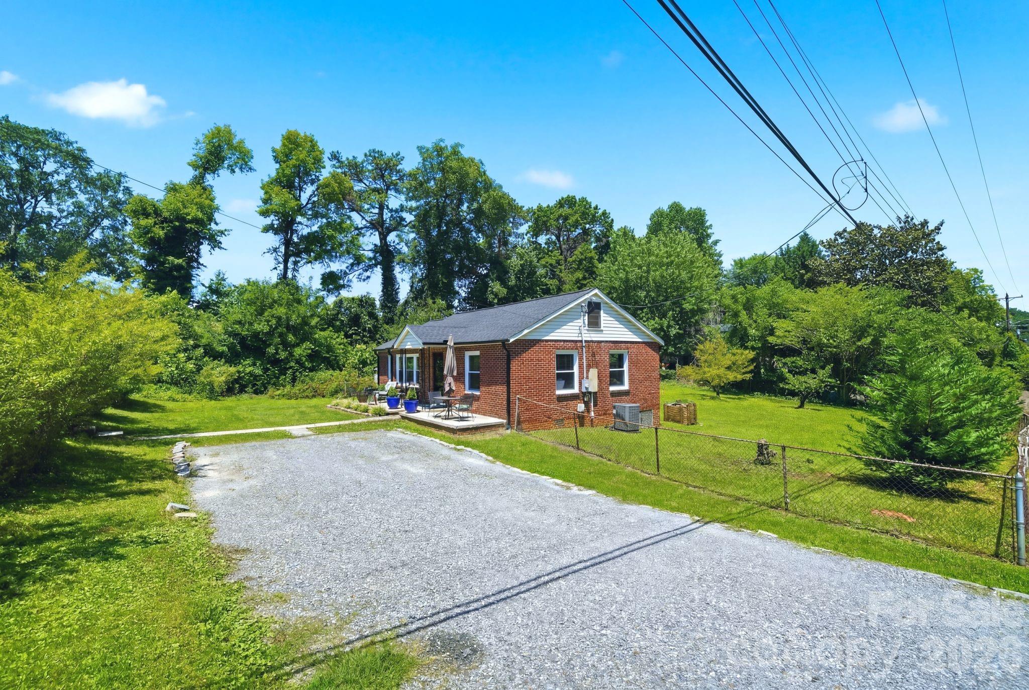 2732 E Long Avenue — Gastonia