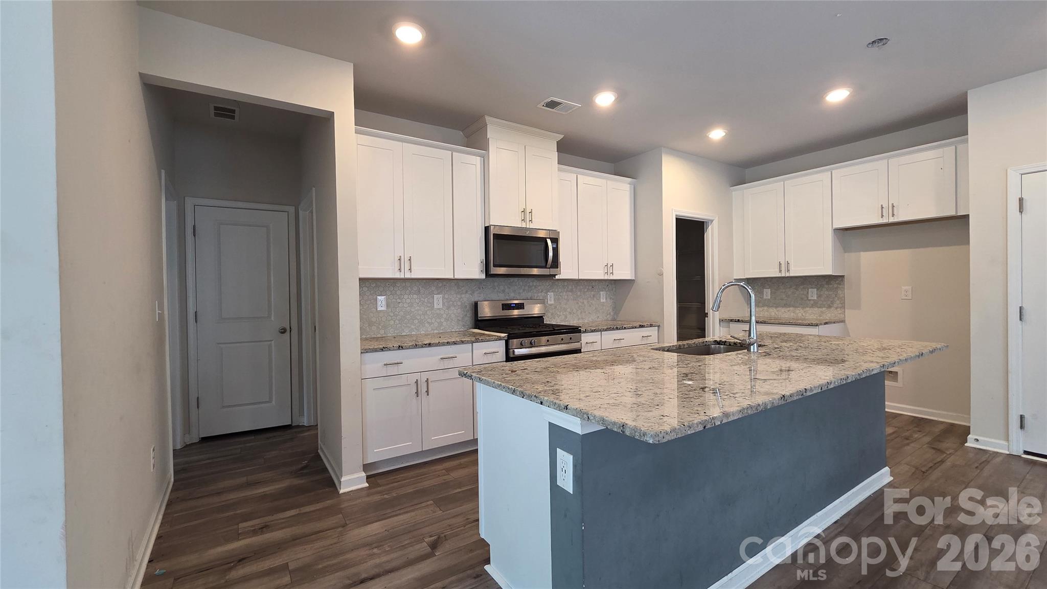 205 Canoga Avenue — York
