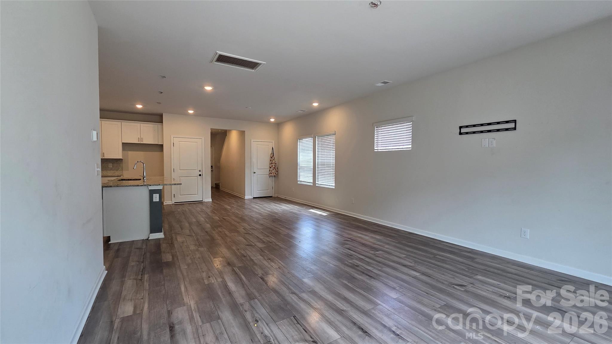 205 Canoga Avenue — York