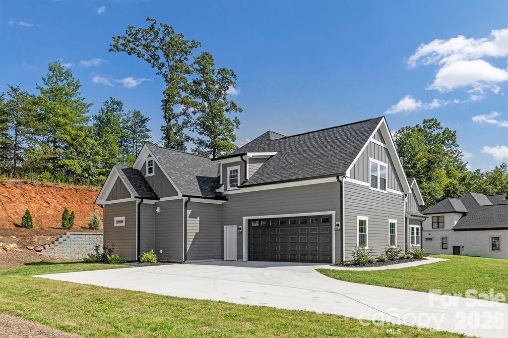 5046 Woodwinds Drive NE — Hickory