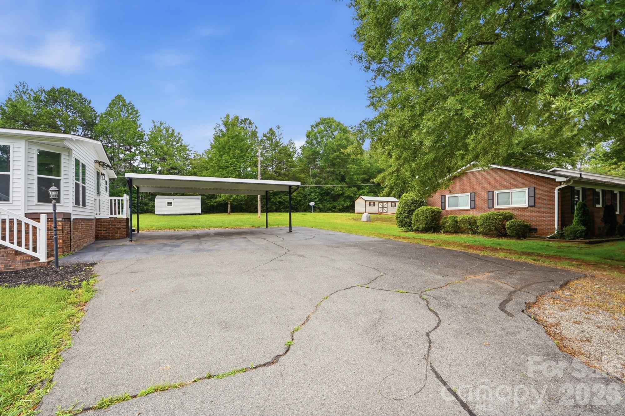 241 Presbyterian Road — Mooresville