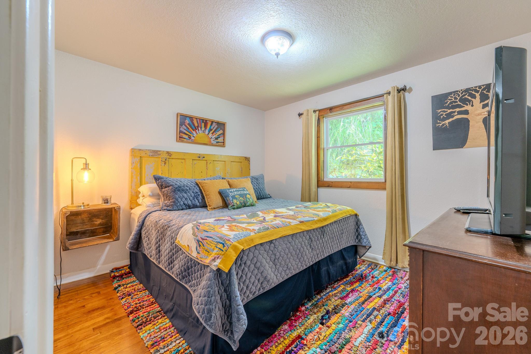 84 English Road — Spruce Pine
