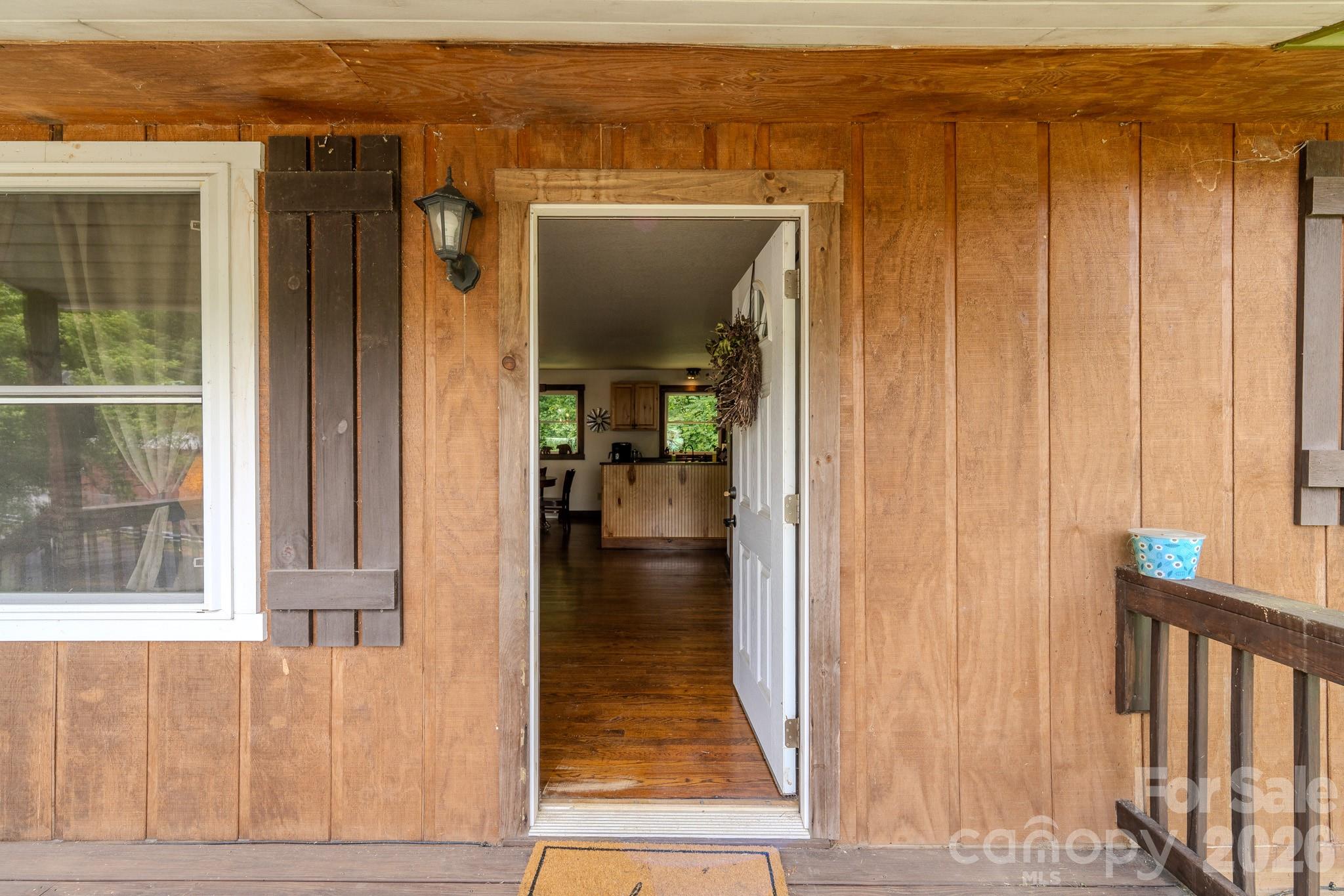 84 English Road — Spruce Pine