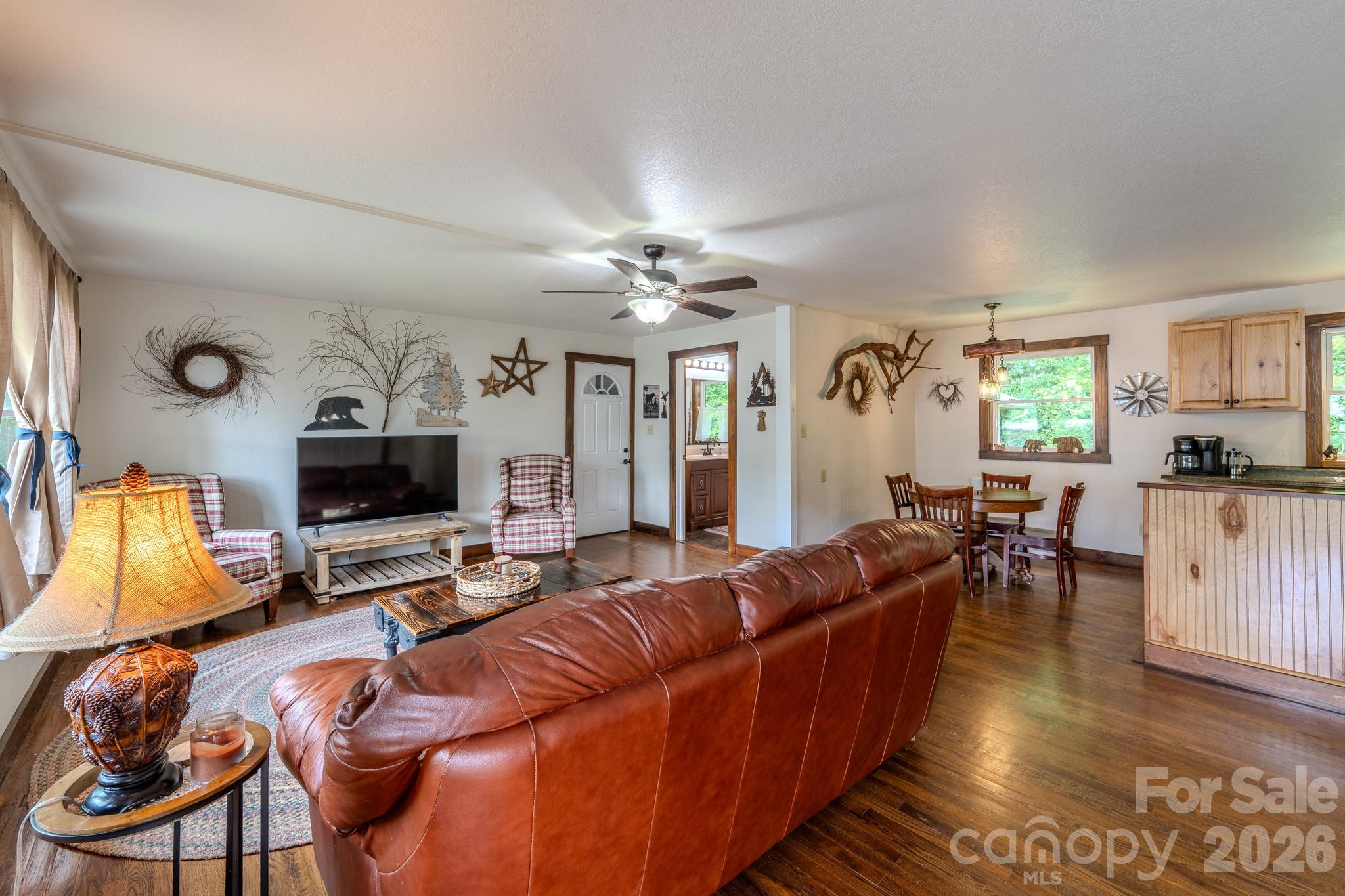 84 English Road — Spruce Pine