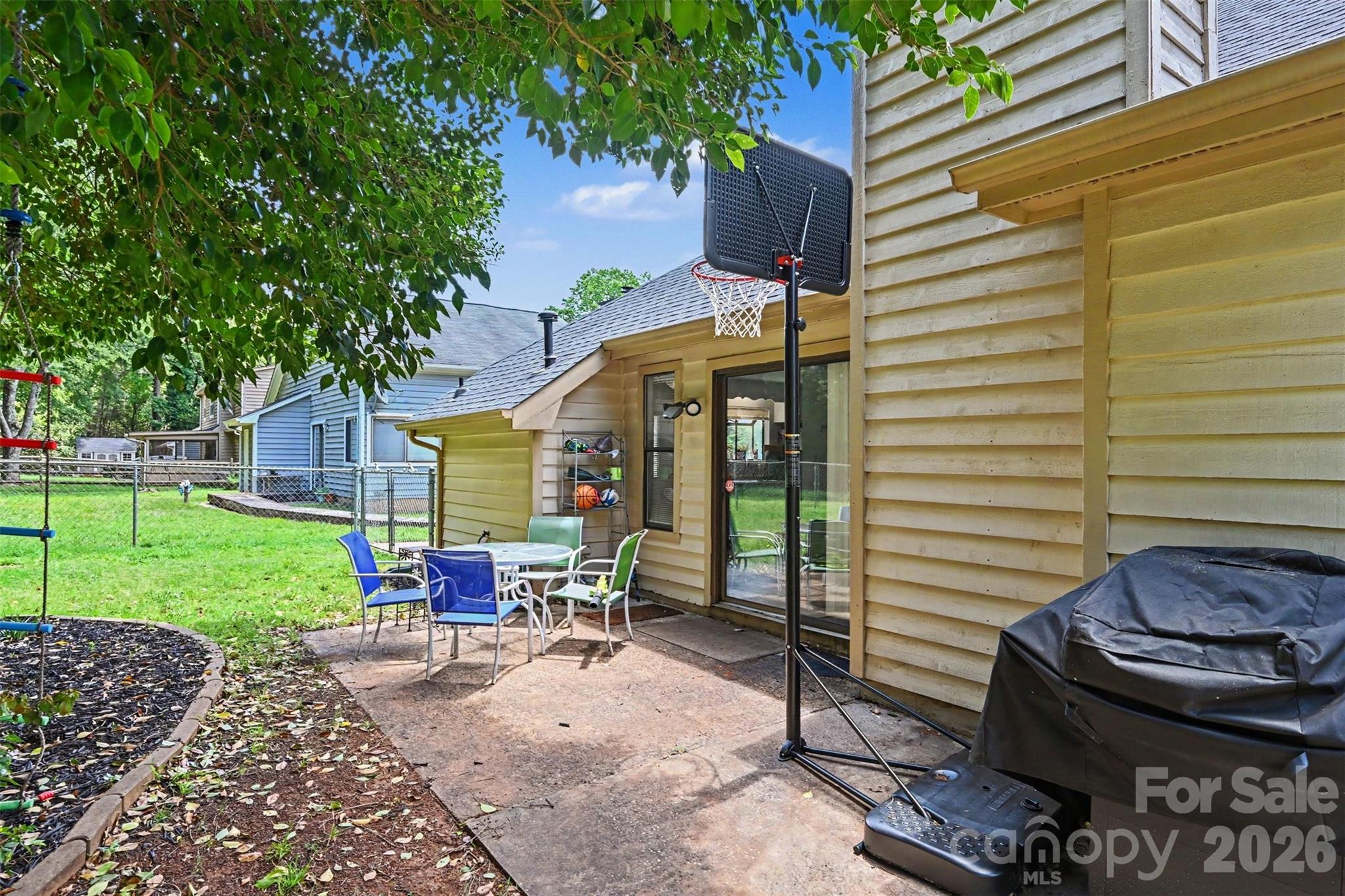 611 Mattingwood Drive — Charlotte