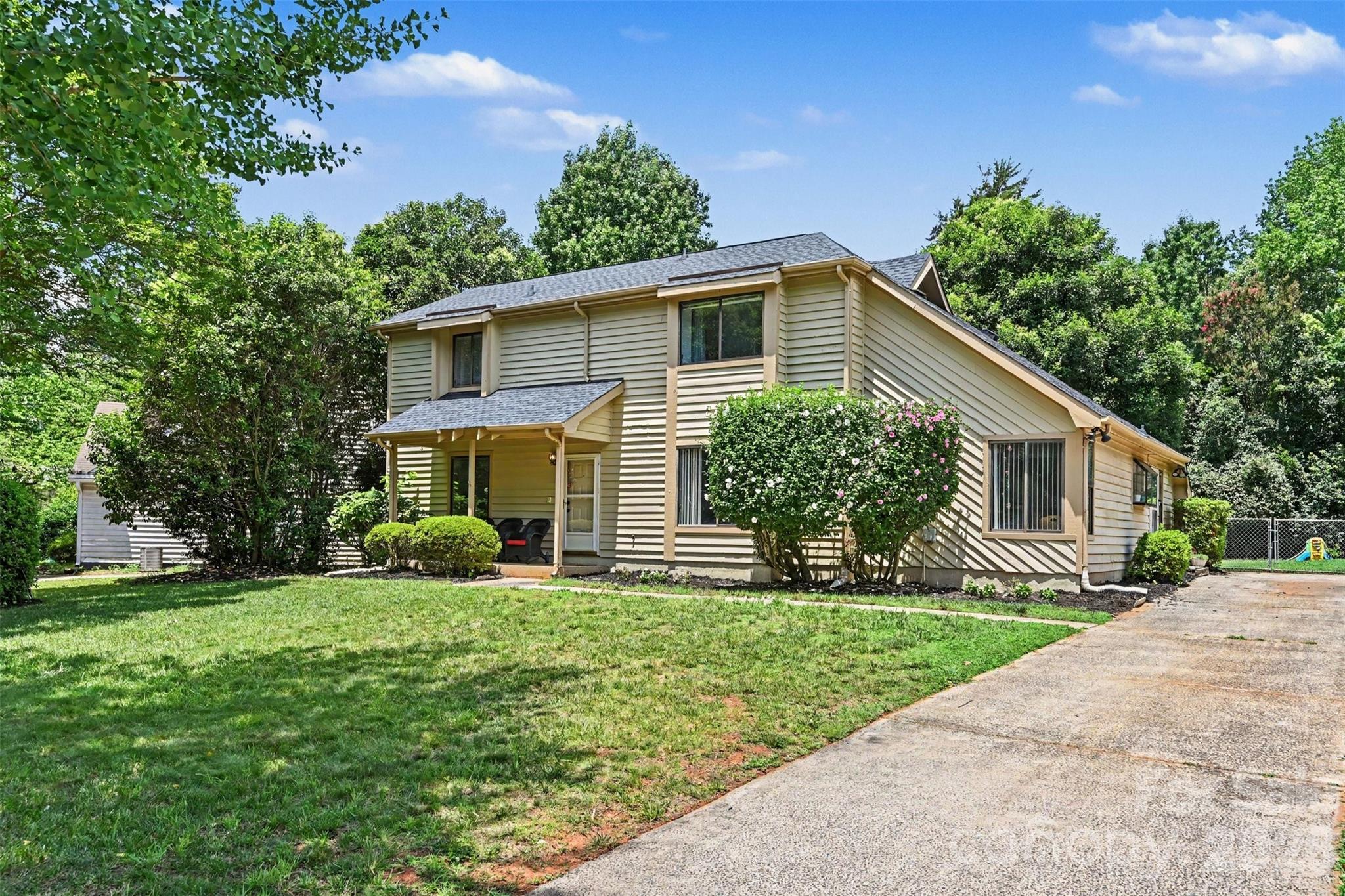 611 Mattingwood Drive — Charlotte