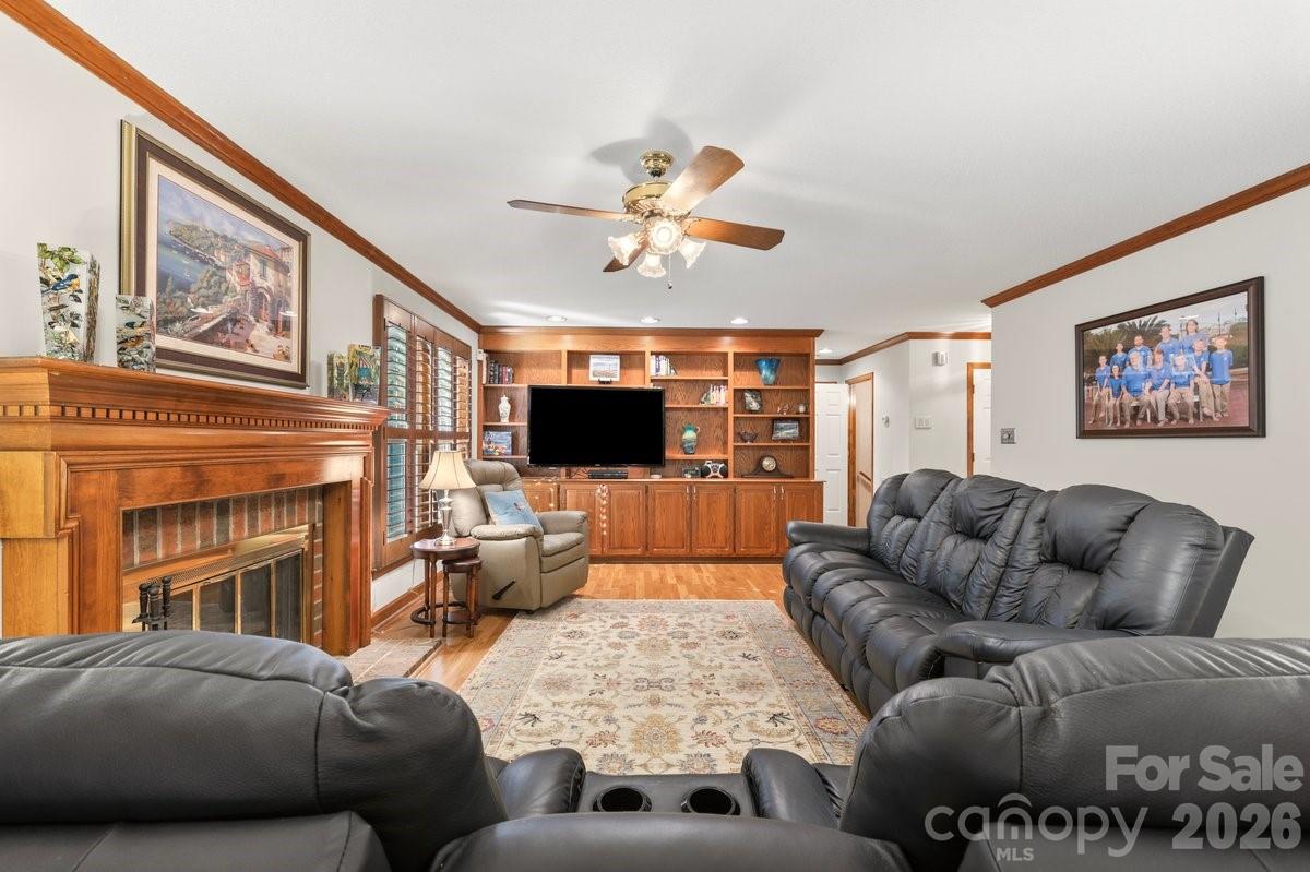 207 Lost Corner Road — Morganton