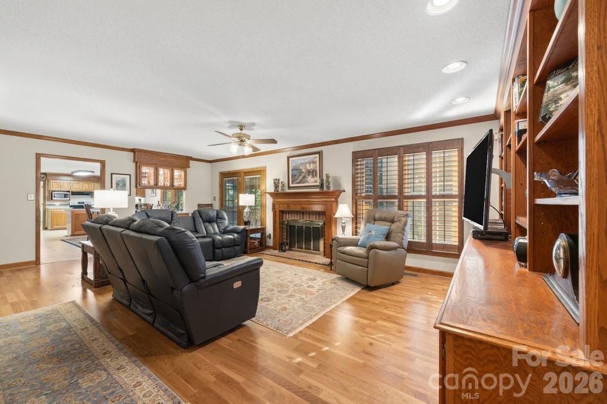 207 Lost Corner Road — Morganton