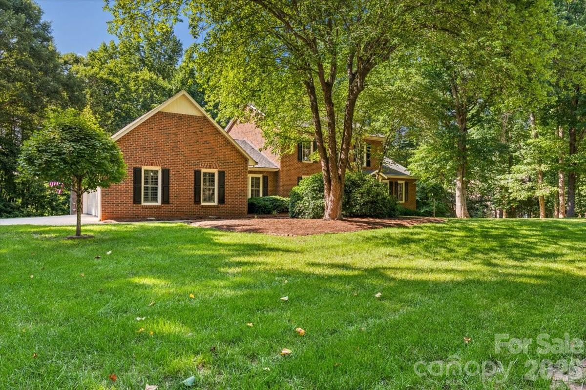 207 Lost Corner Road — Morganton